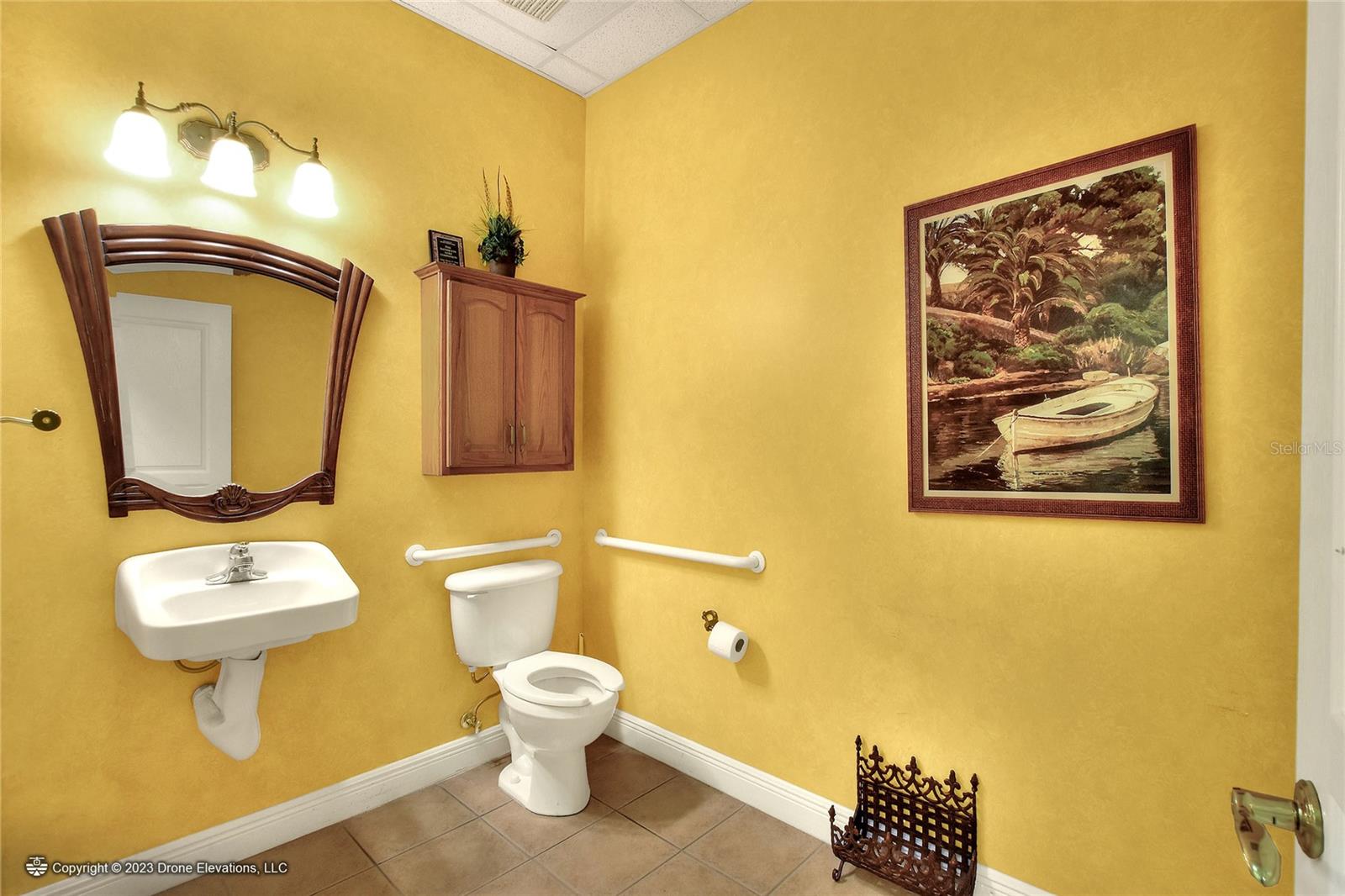 657 W LUMSDEN RD — photo 8