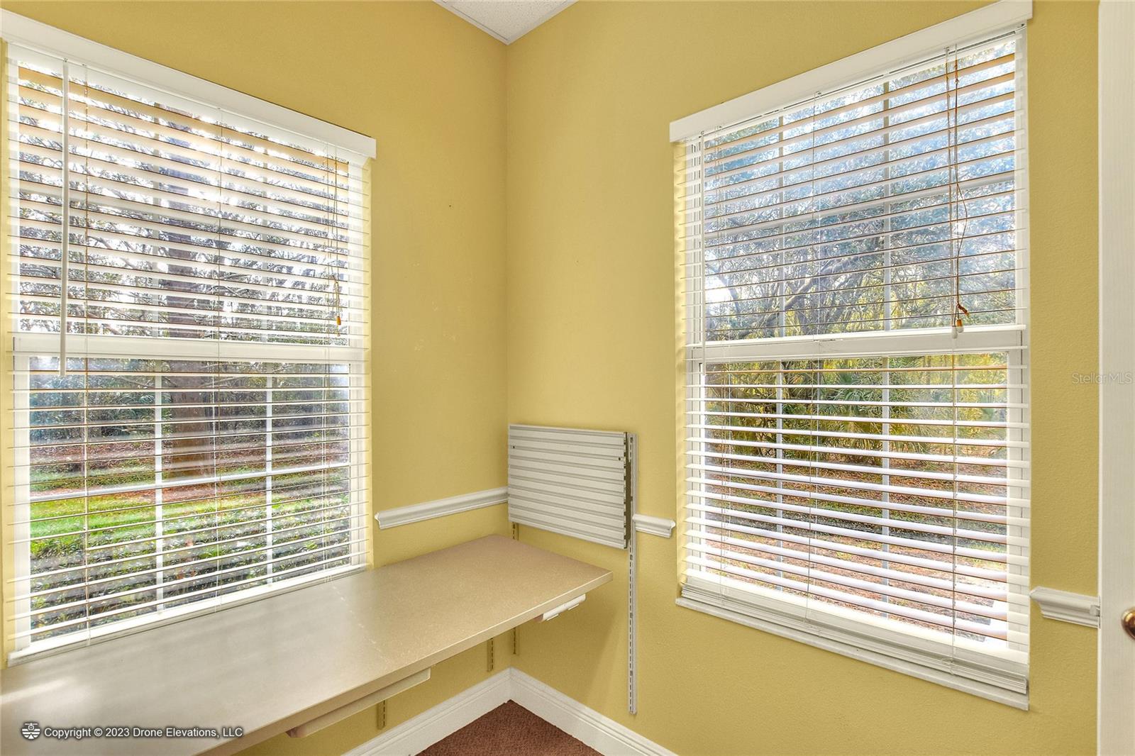 657 W LUMSDEN RD — photo 10
