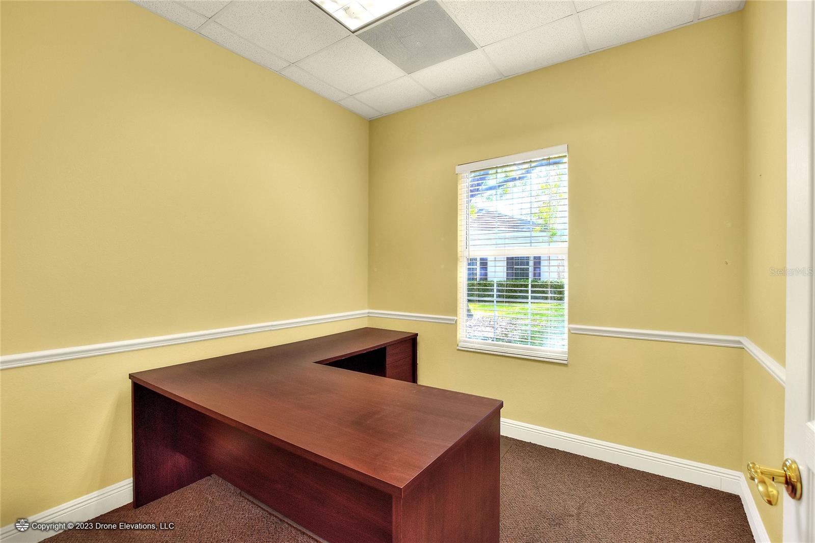 657 W LUMSDEN RD — photo 6