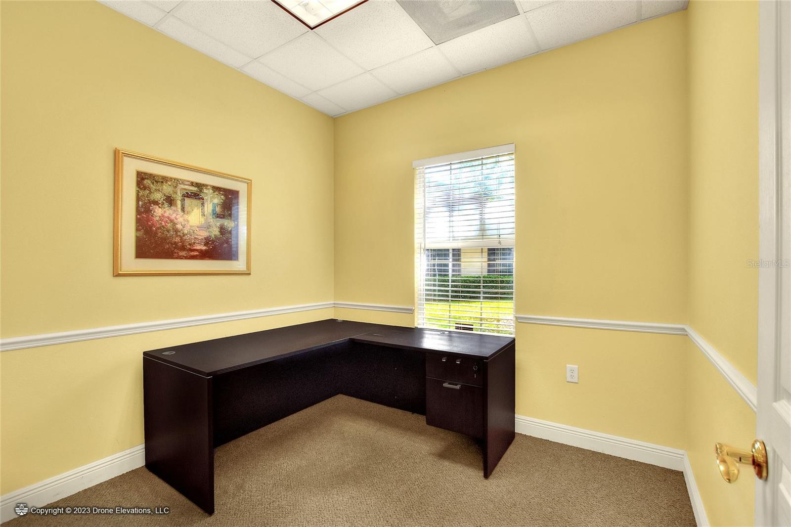657 W LUMSDEN RD — photo 5