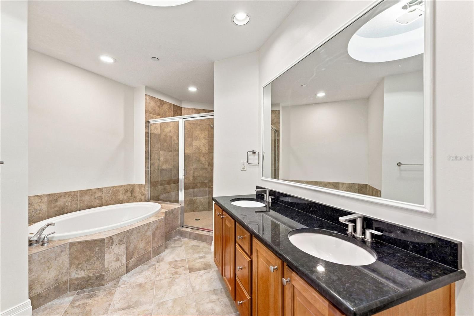1209 E CUMBERLAND AVE #608 — photo 12