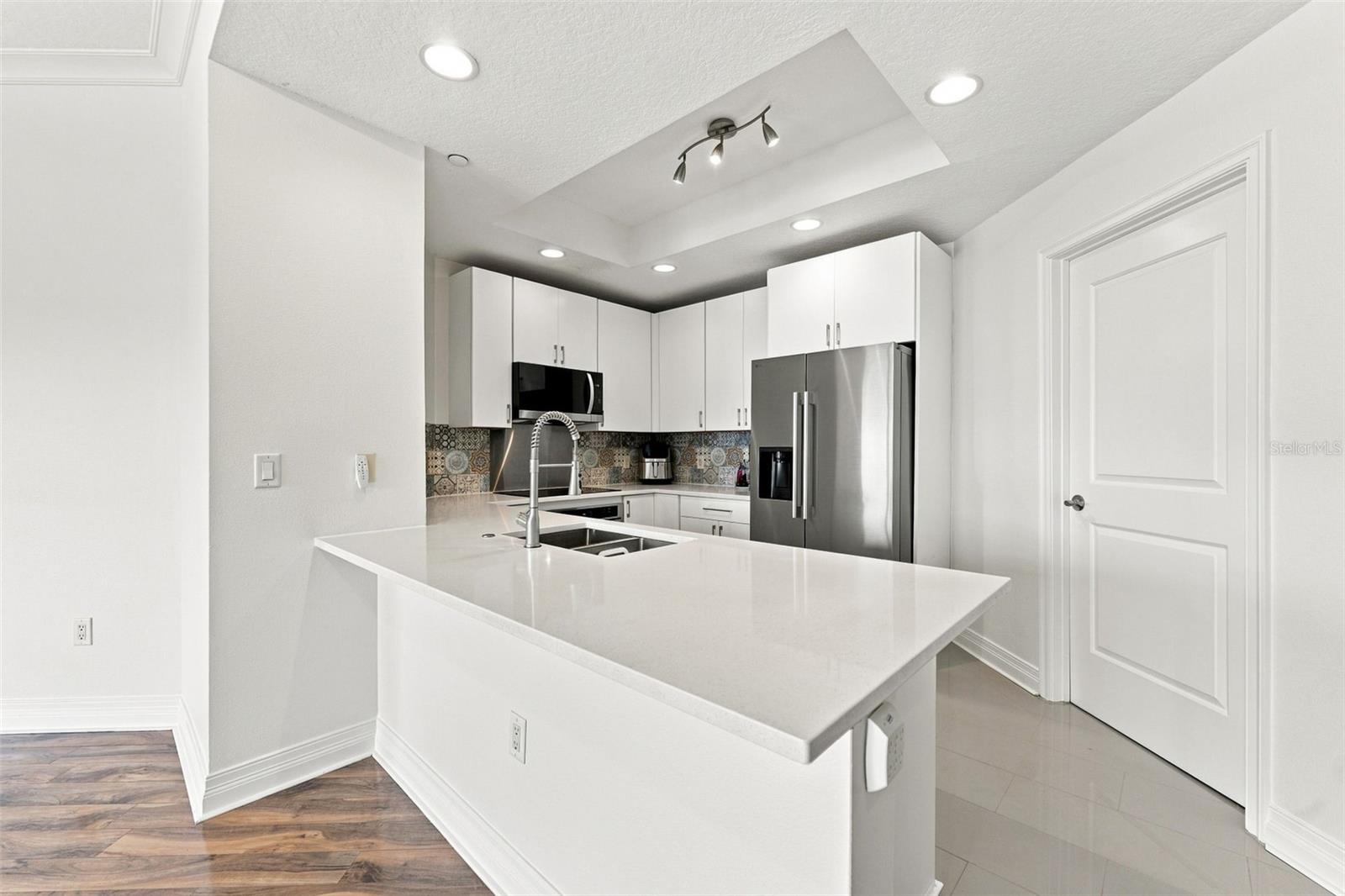 1209 E CUMBERLAND AVE #608 — photo 5