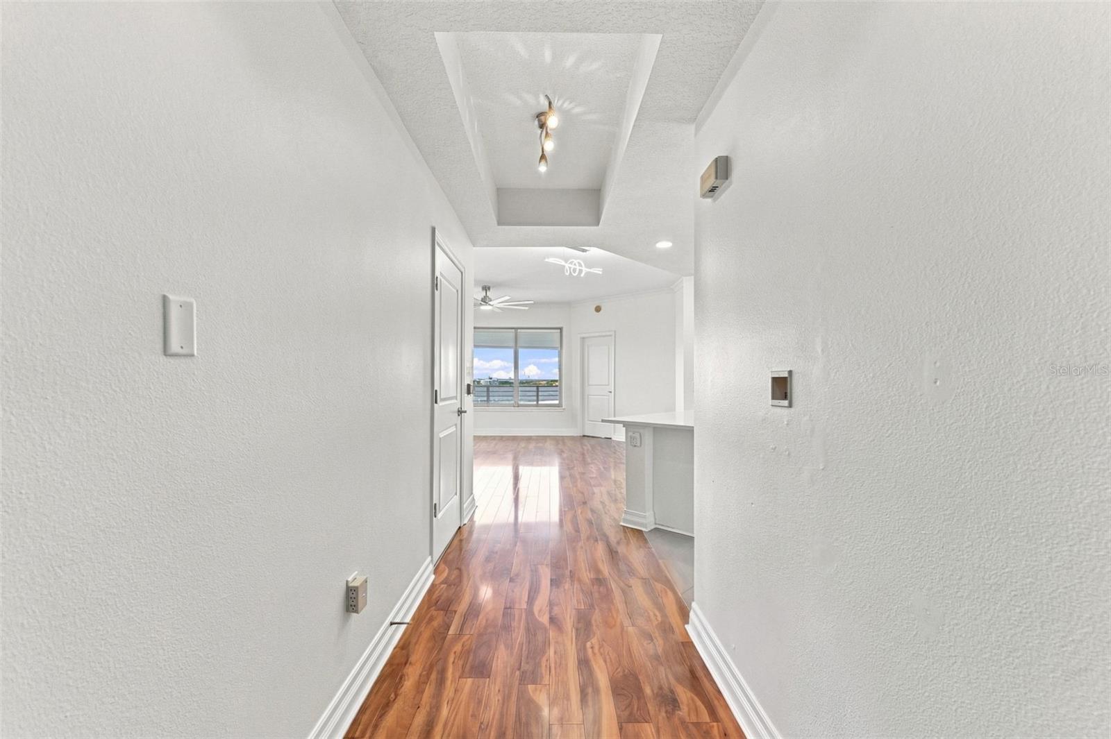 1209 E CUMBERLAND AVE #608 — photo 2