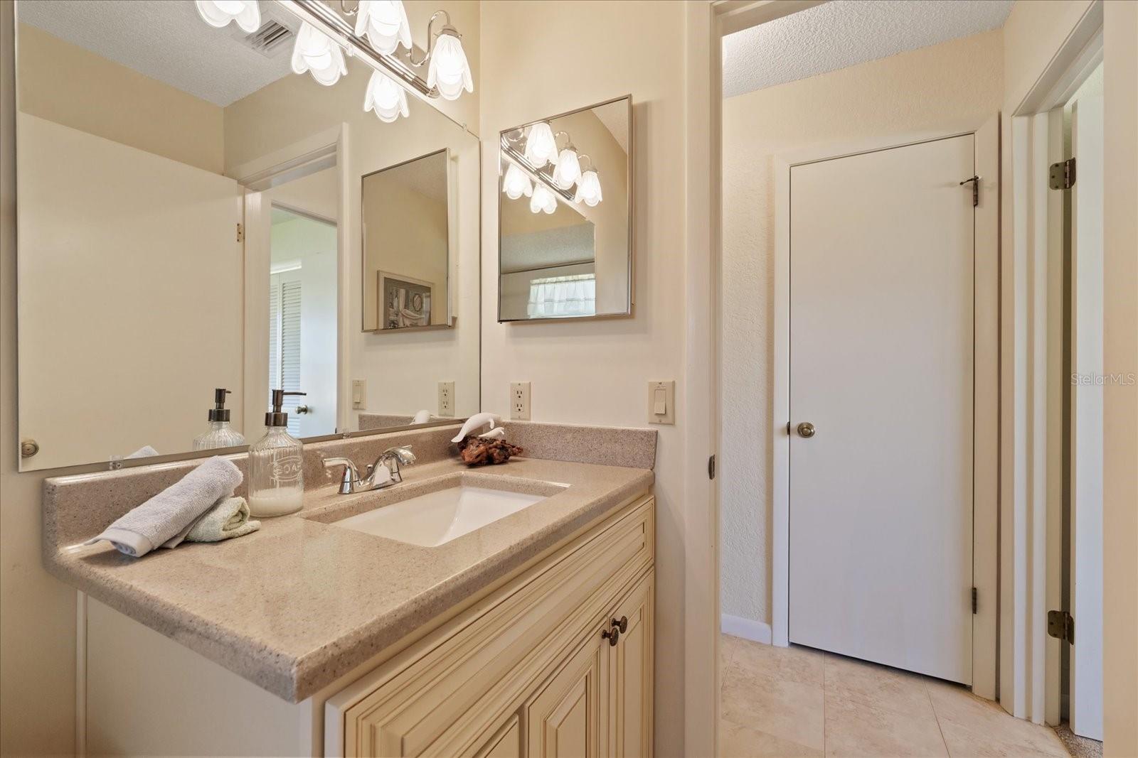 7329 FAIRWOOD AVE — photo 13