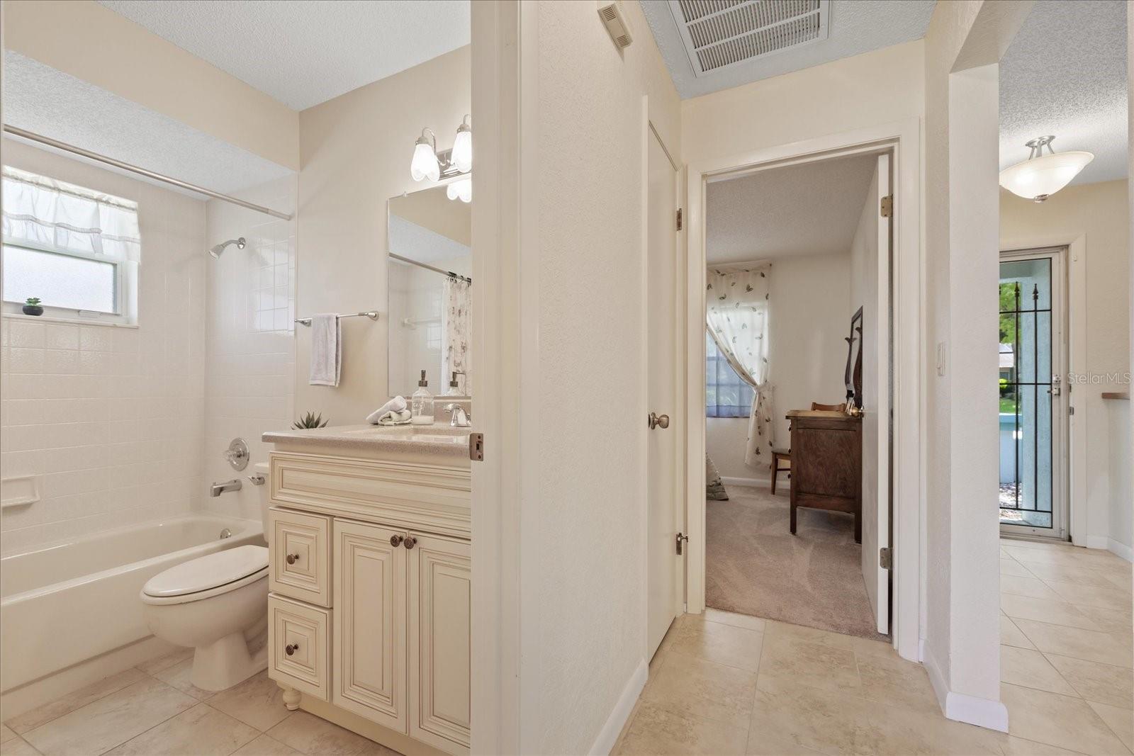 7329 FAIRWOOD AVE — photo 16