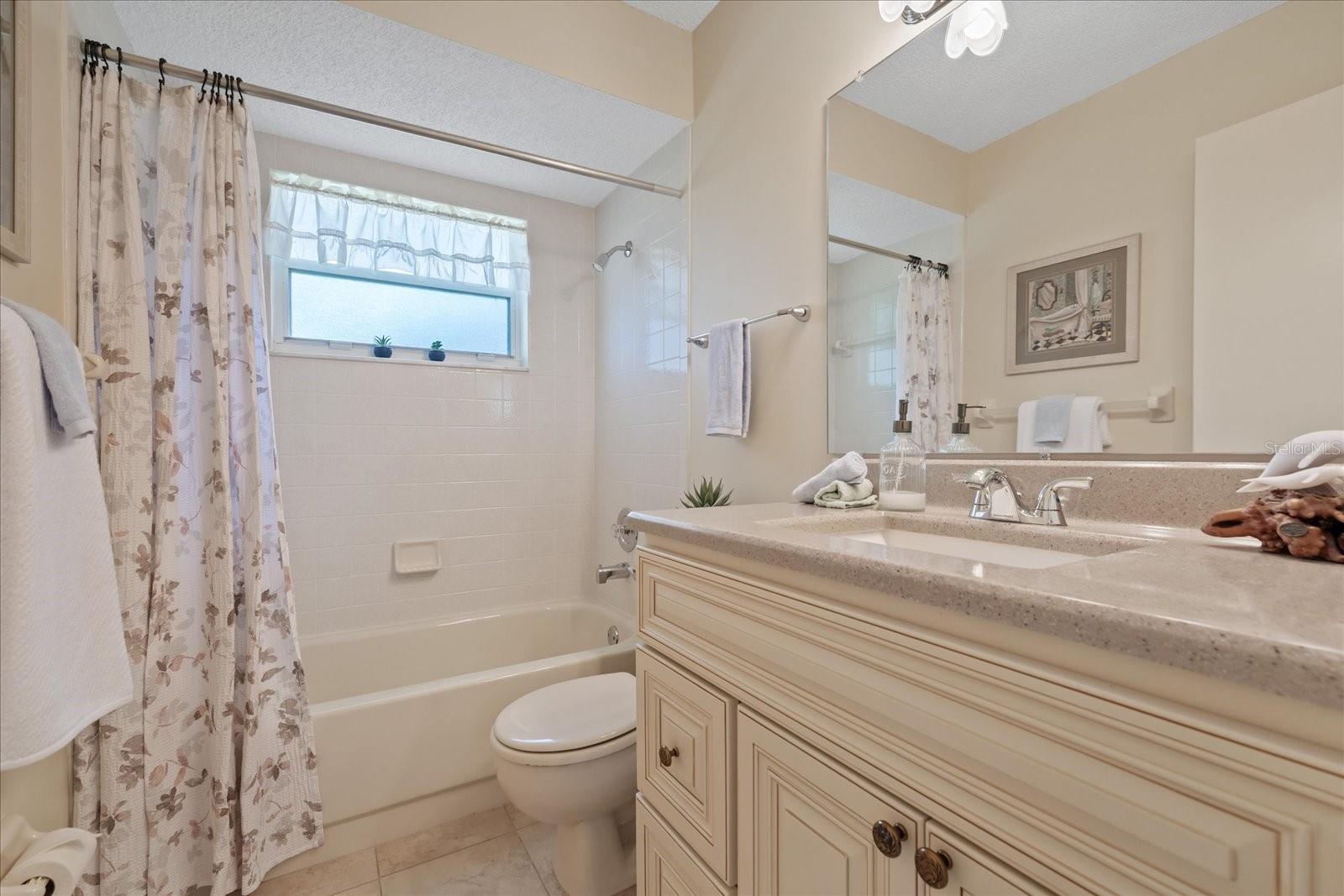 7329 FAIRWOOD AVE — photo 11