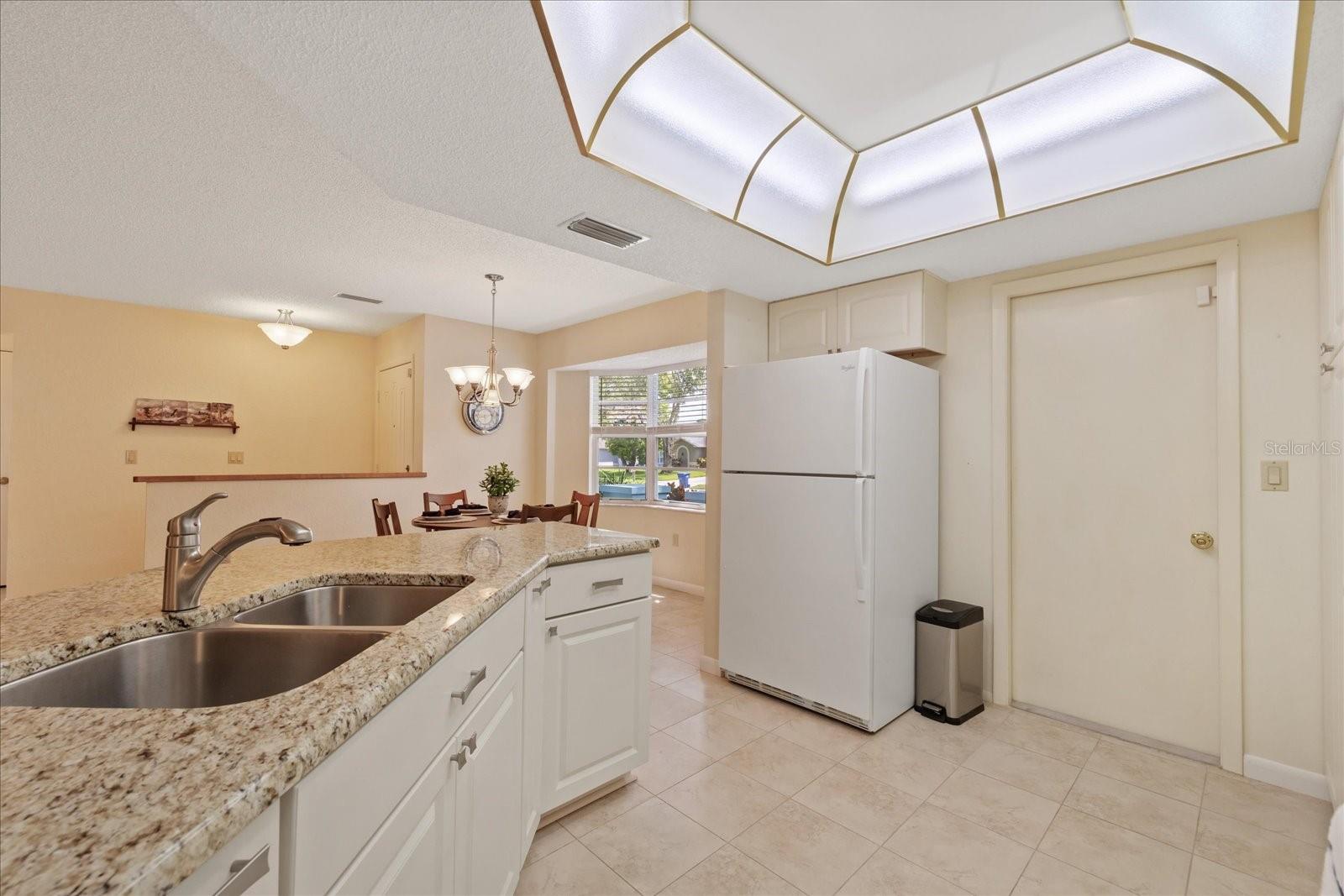 7329 FAIRWOOD AVE — photo 33