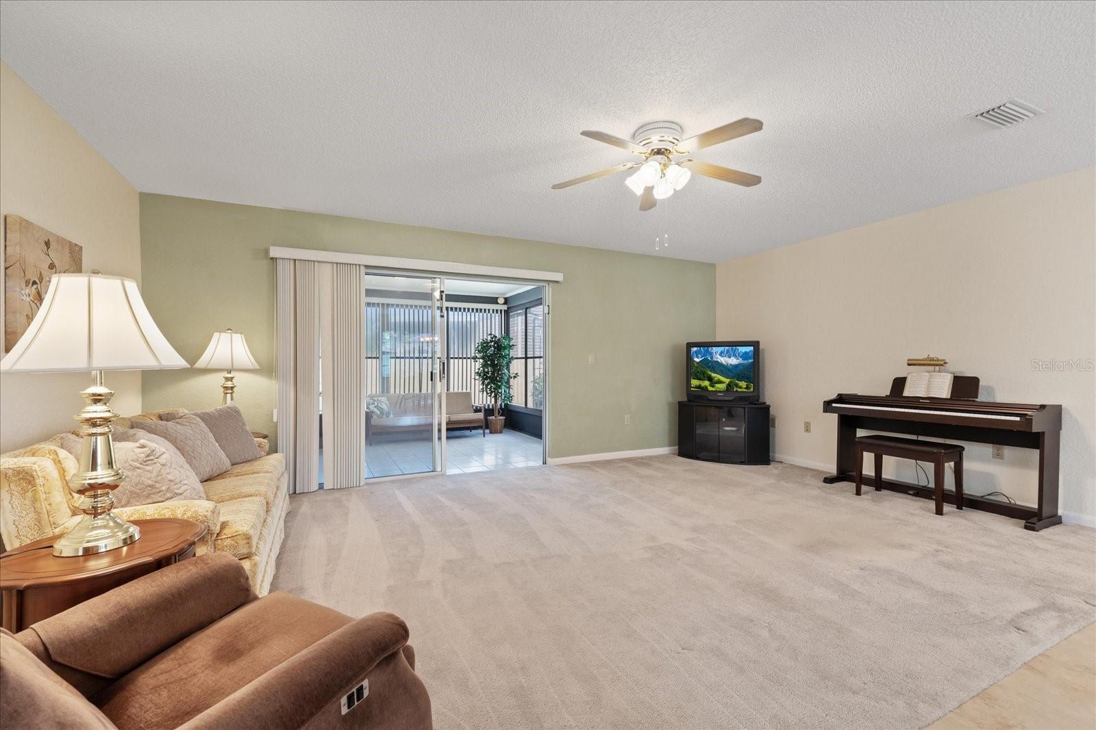 7329 FAIRWOOD AVE — photo 28
