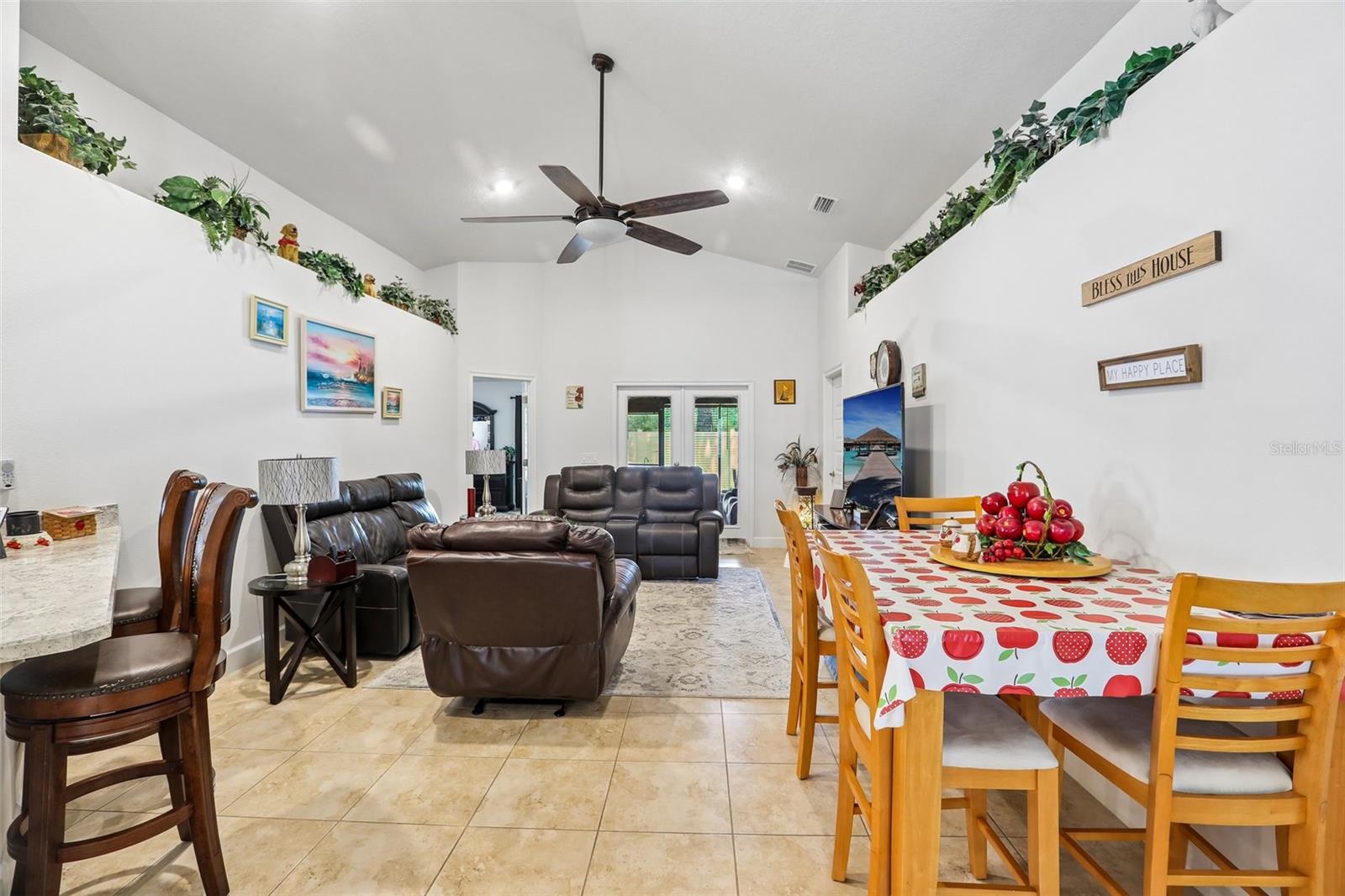 16214 VINE CLIFF AVE — photo 18