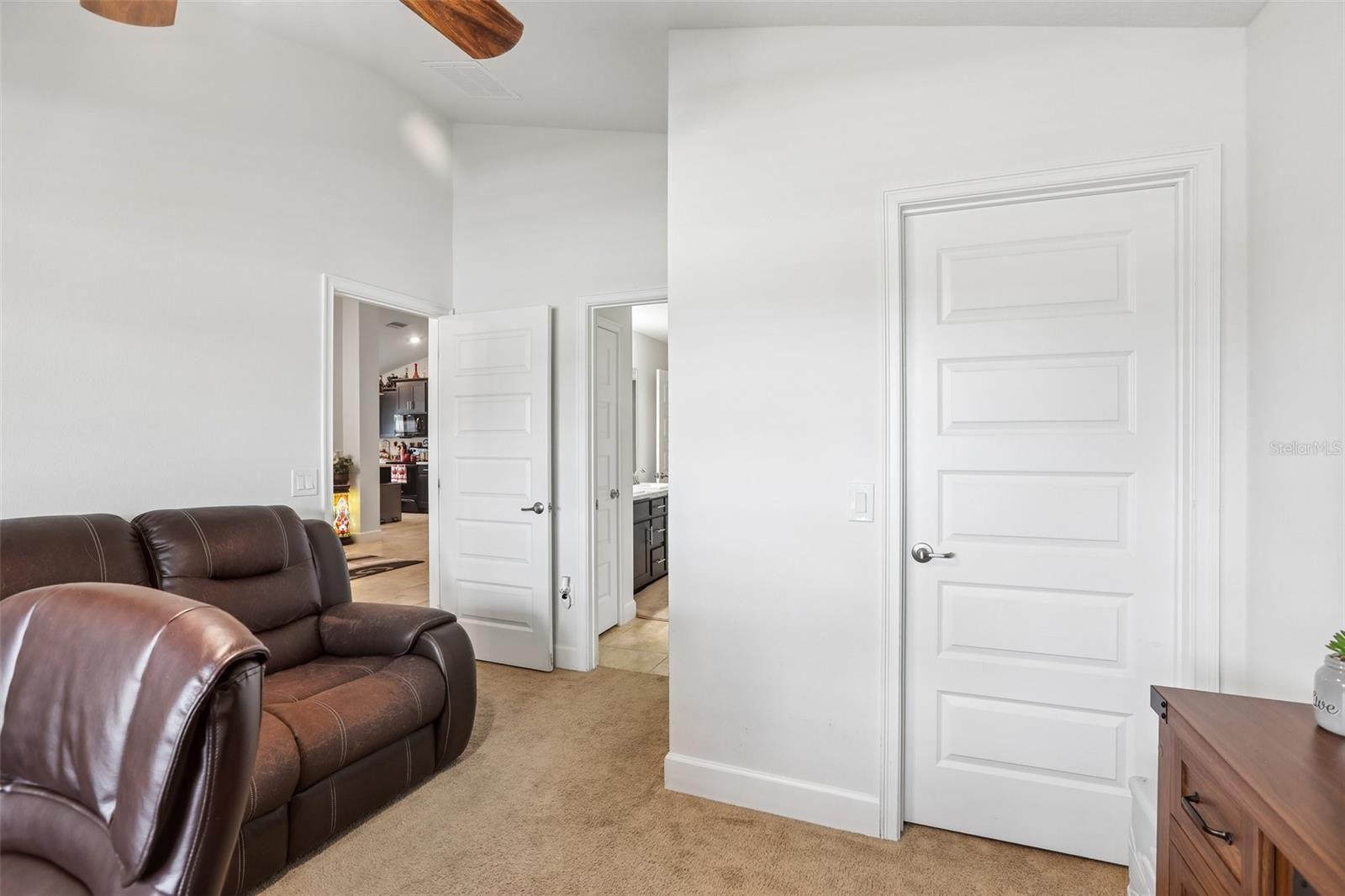 16214 VINE CLIFF AVE — photo 12