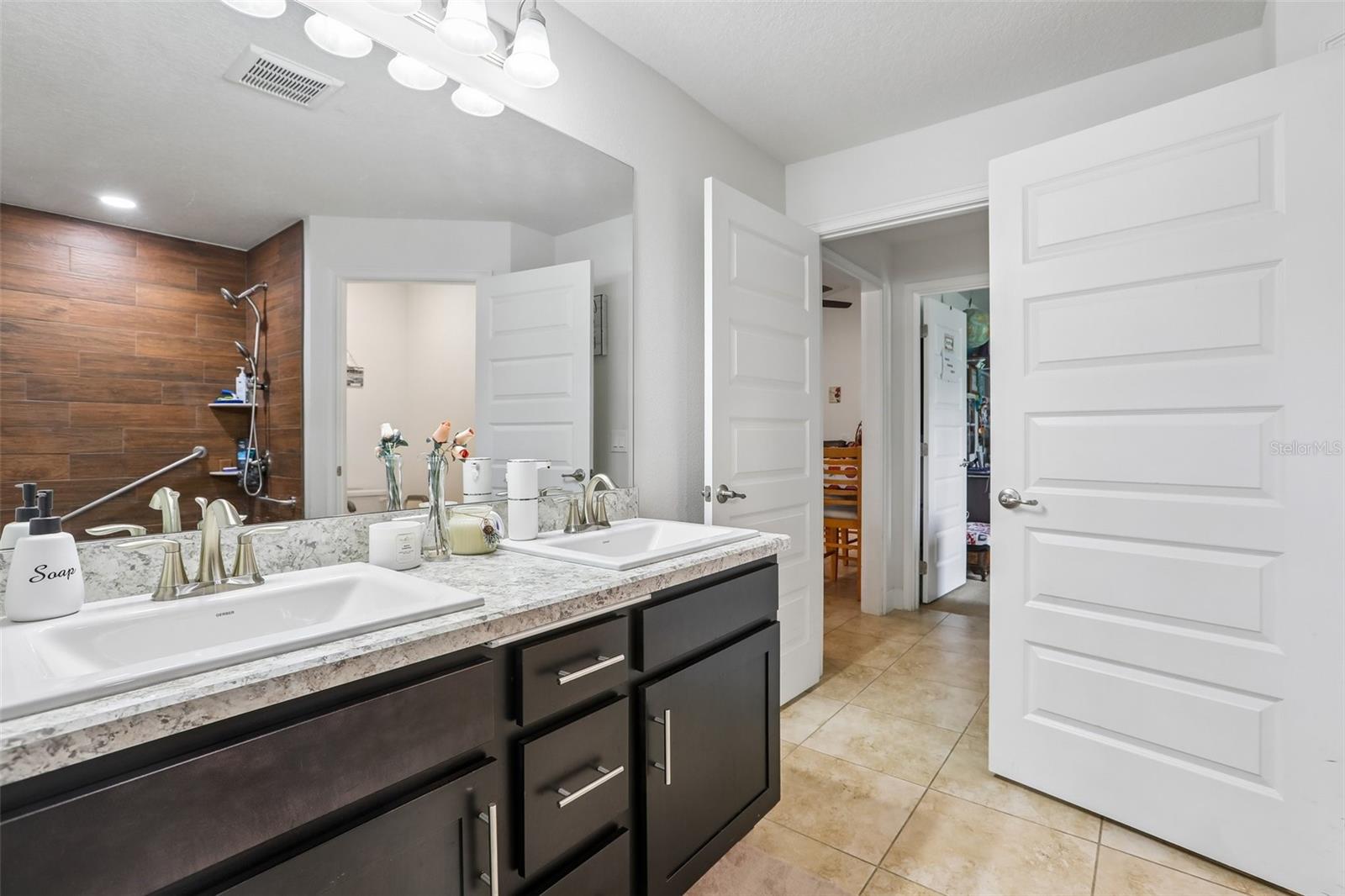 16214 VINE CLIFF AVE — photo 32