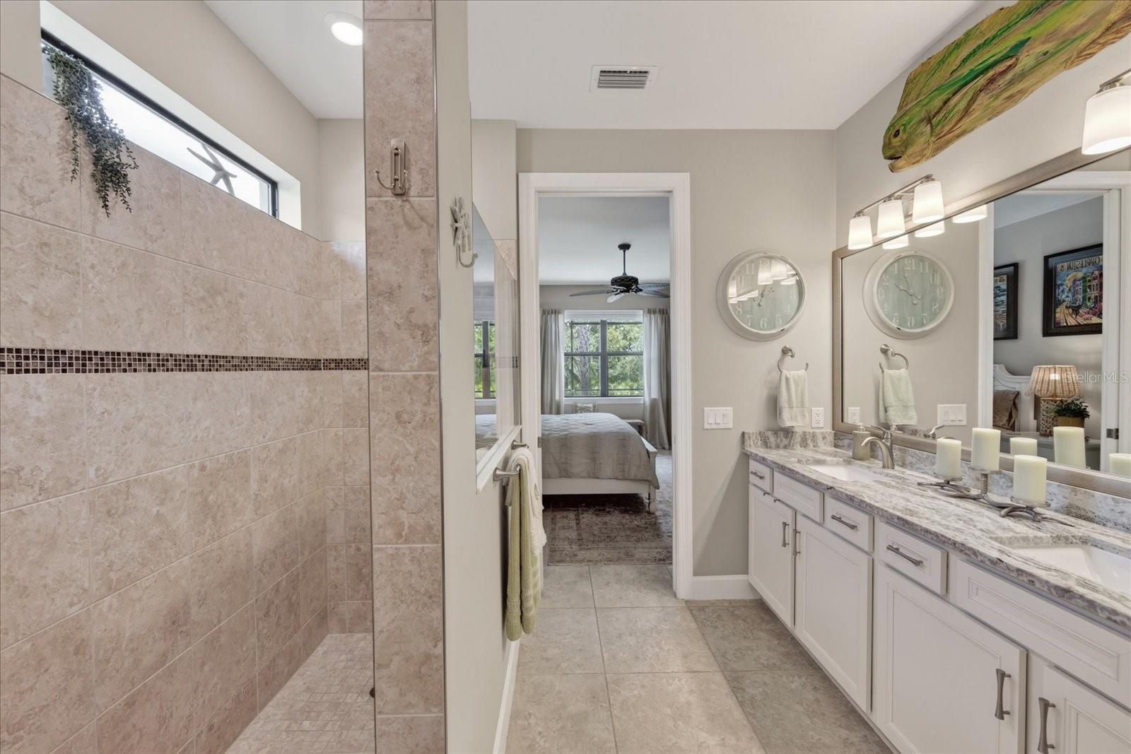 7608 VIOLA LOOP — photo 23