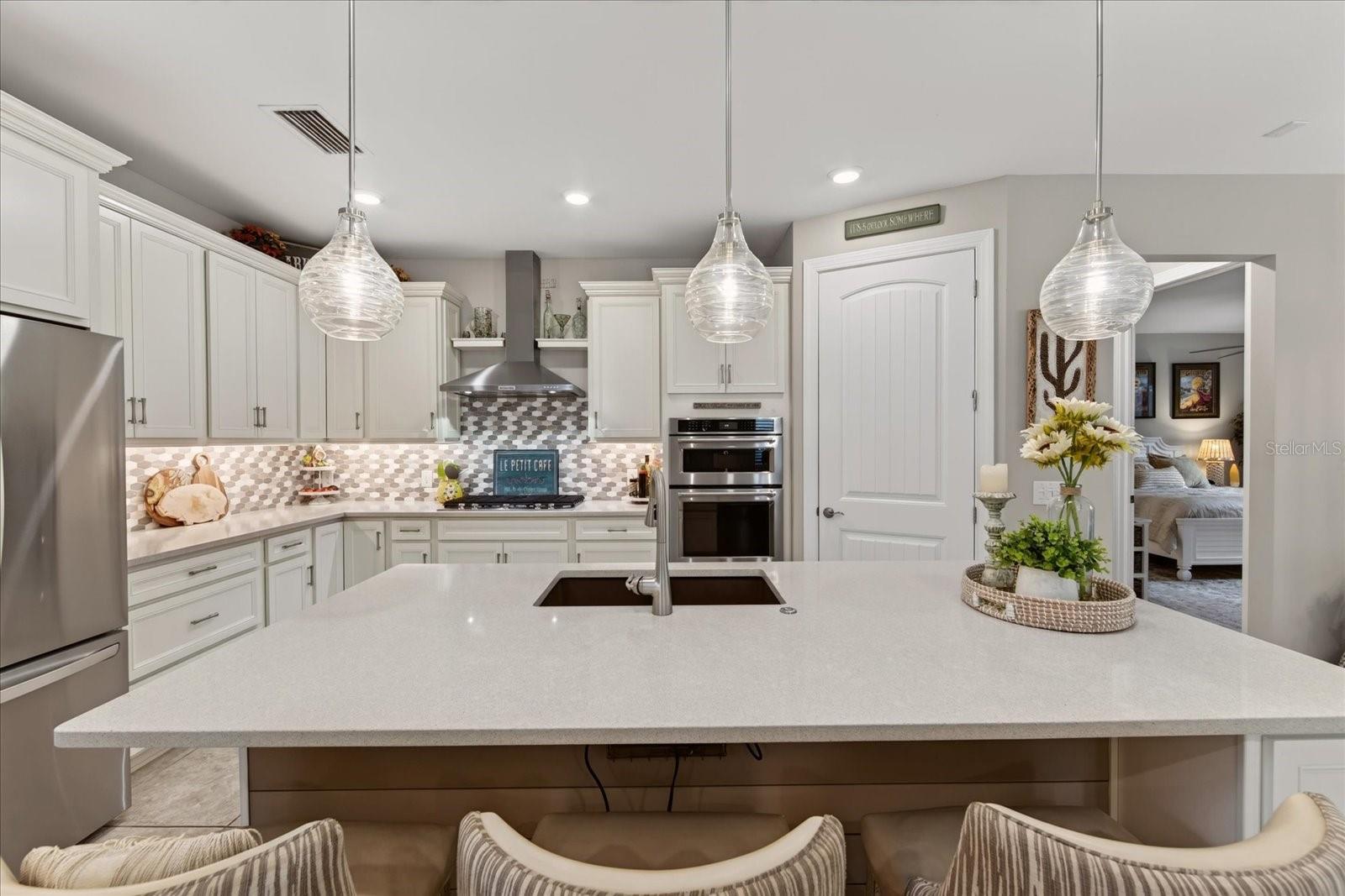 7608 VIOLA LOOP — photo 11