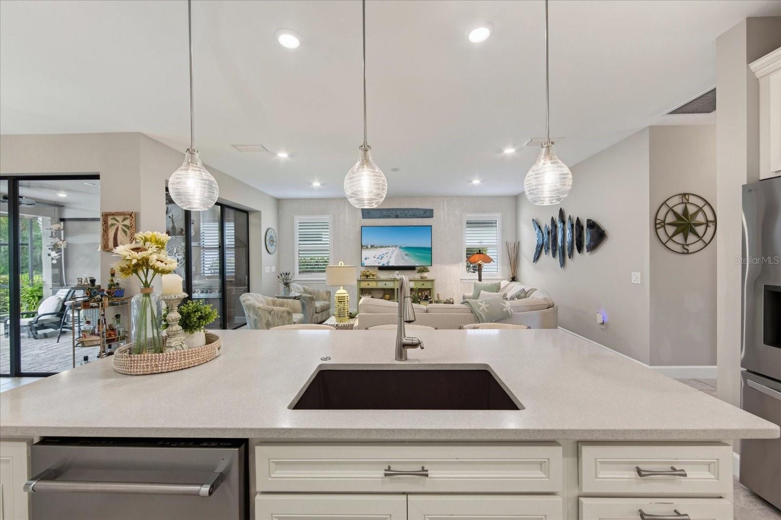 7608 VIOLA LOOP — photo 15