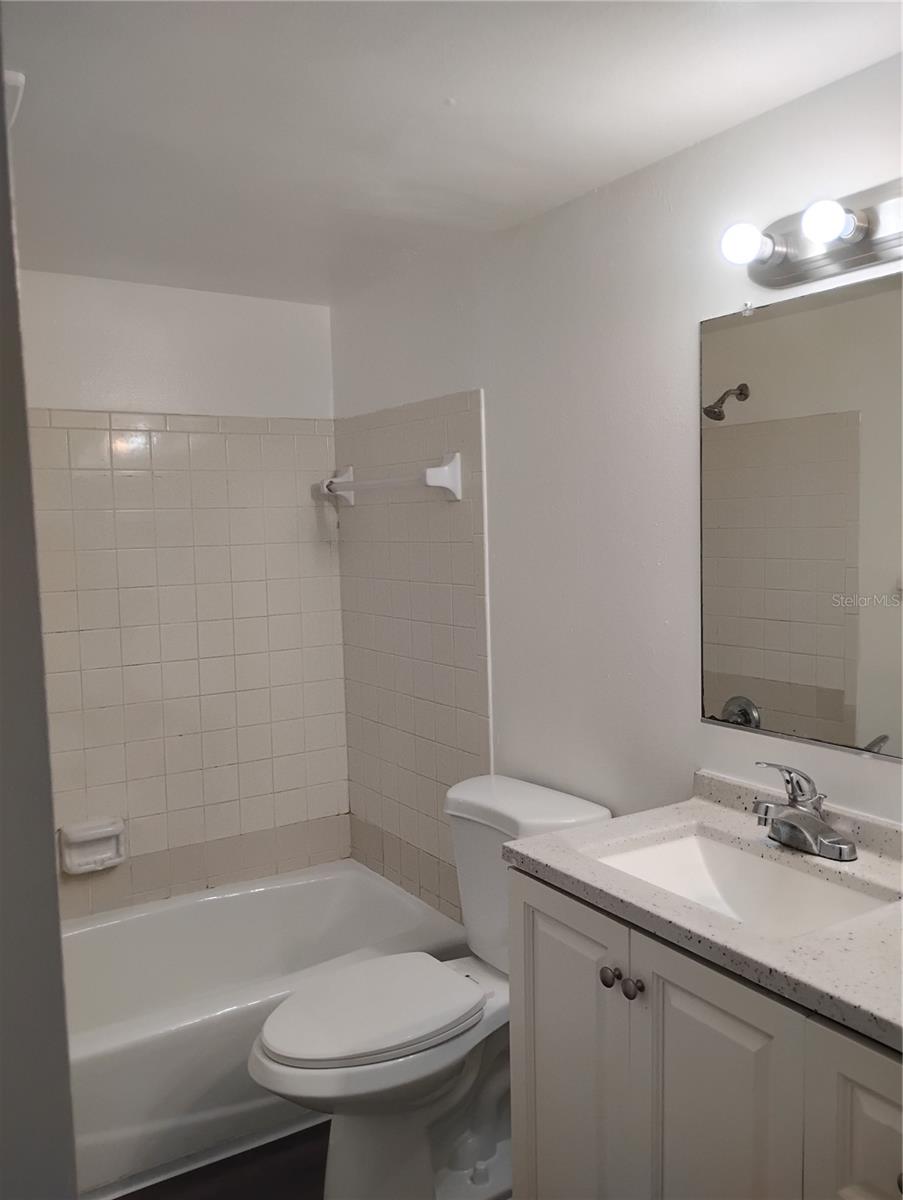116 SW JEFFERSON CIR N #4 — photo 7