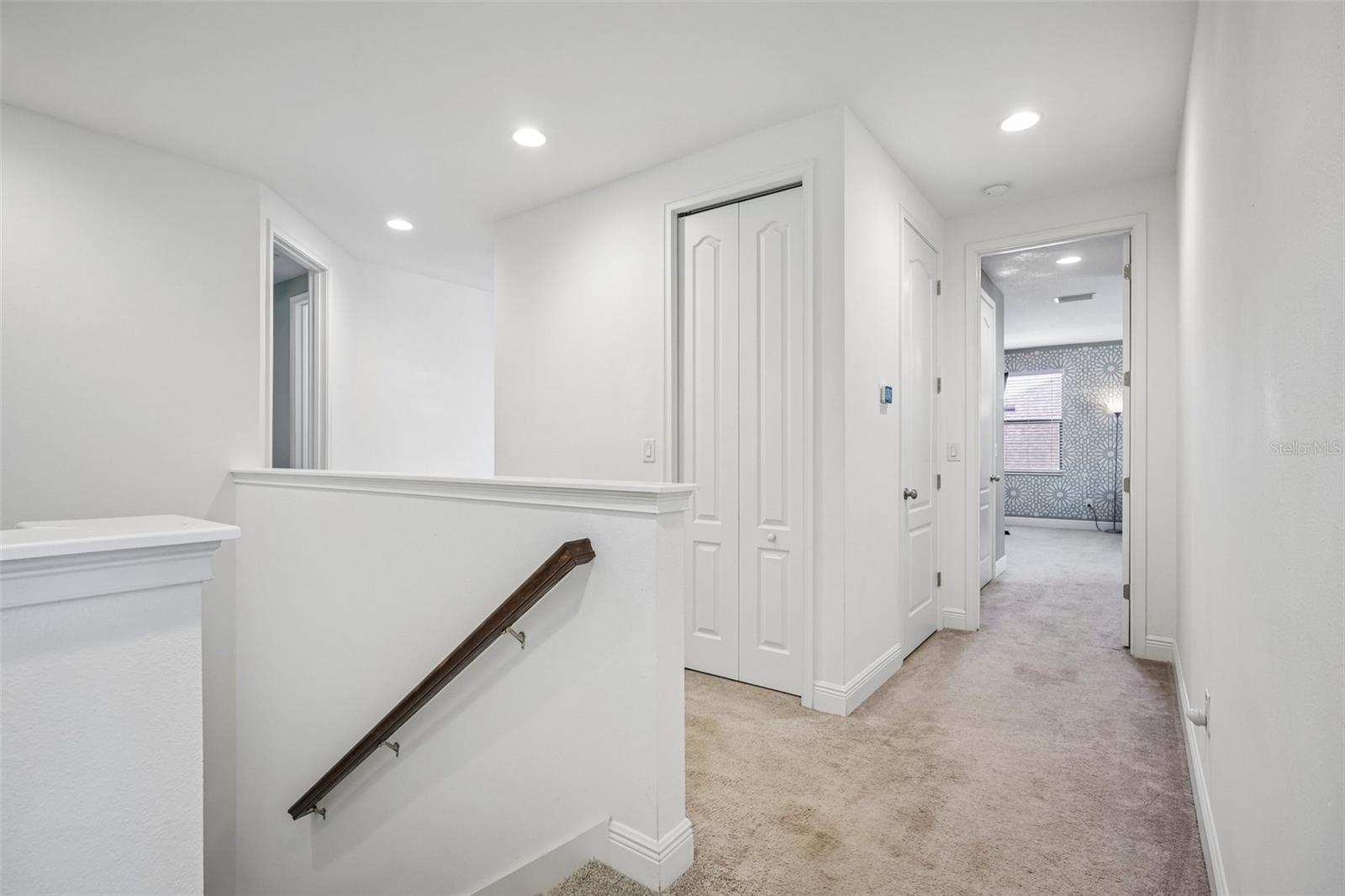 1605 ANASTACIA LN — photo 32
