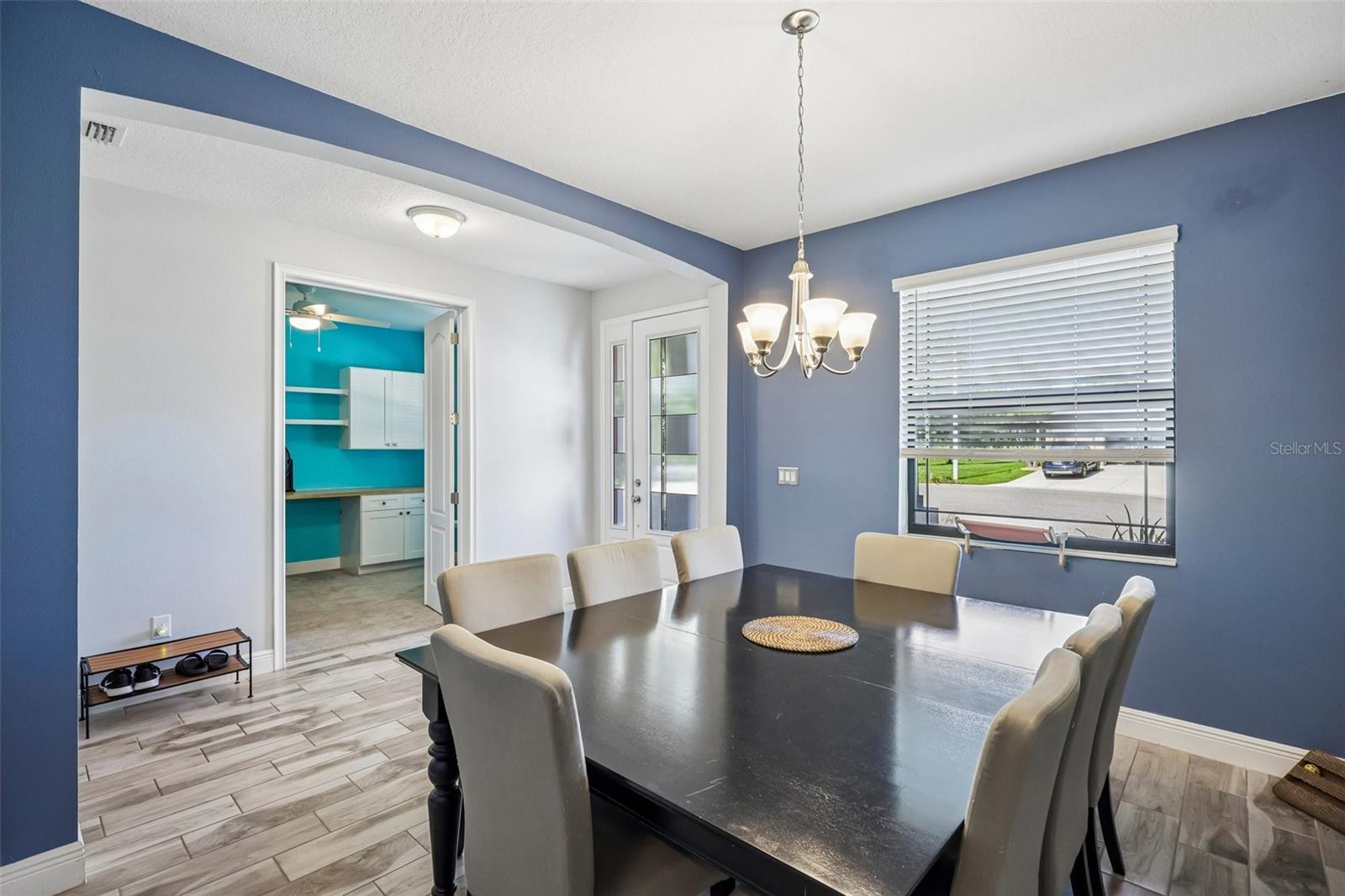 1605 ANASTACIA LN — photo 11
