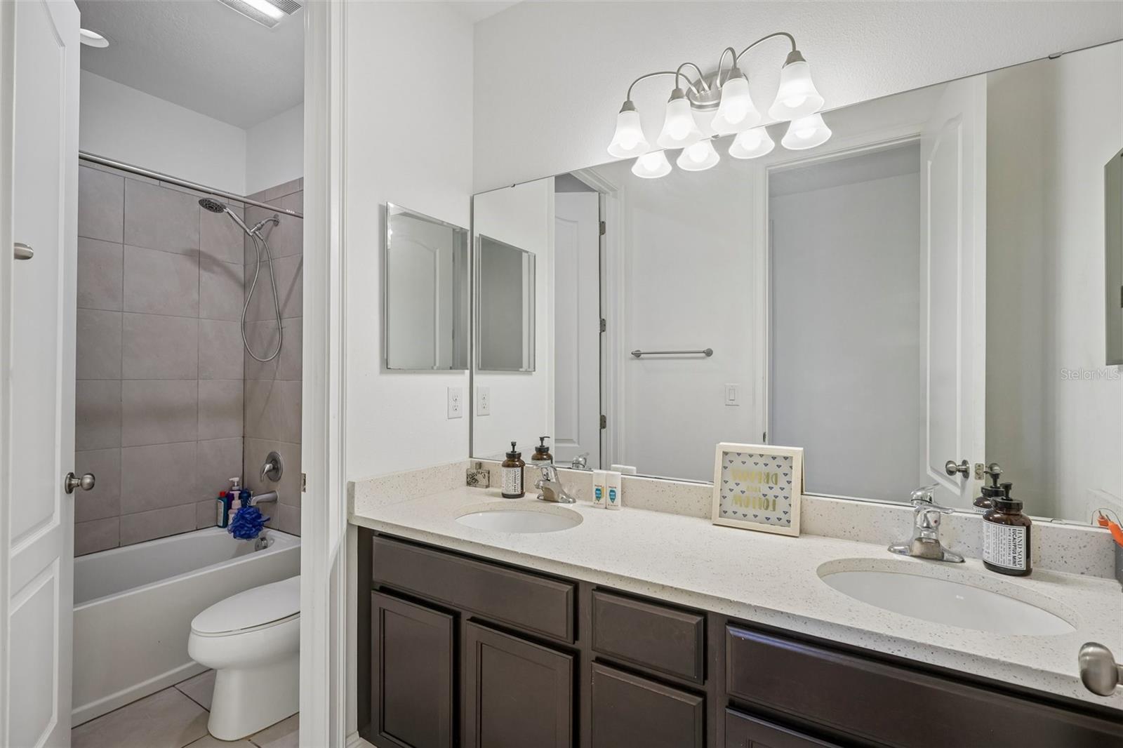 1605 ANASTACIA LN — photo 42