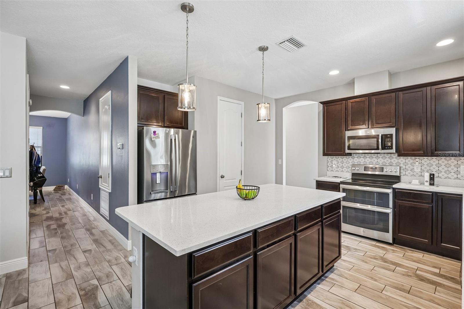 1605 ANASTACIA LN — photo 23