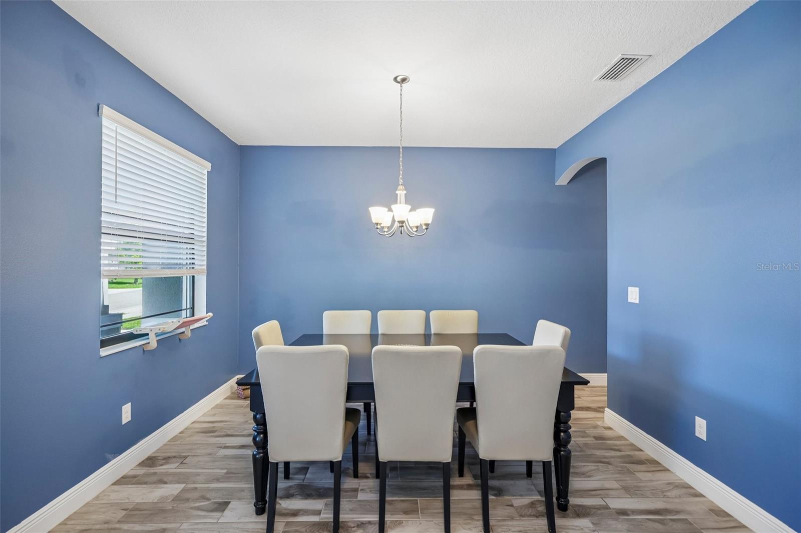 1605 ANASTACIA LN — photo 9