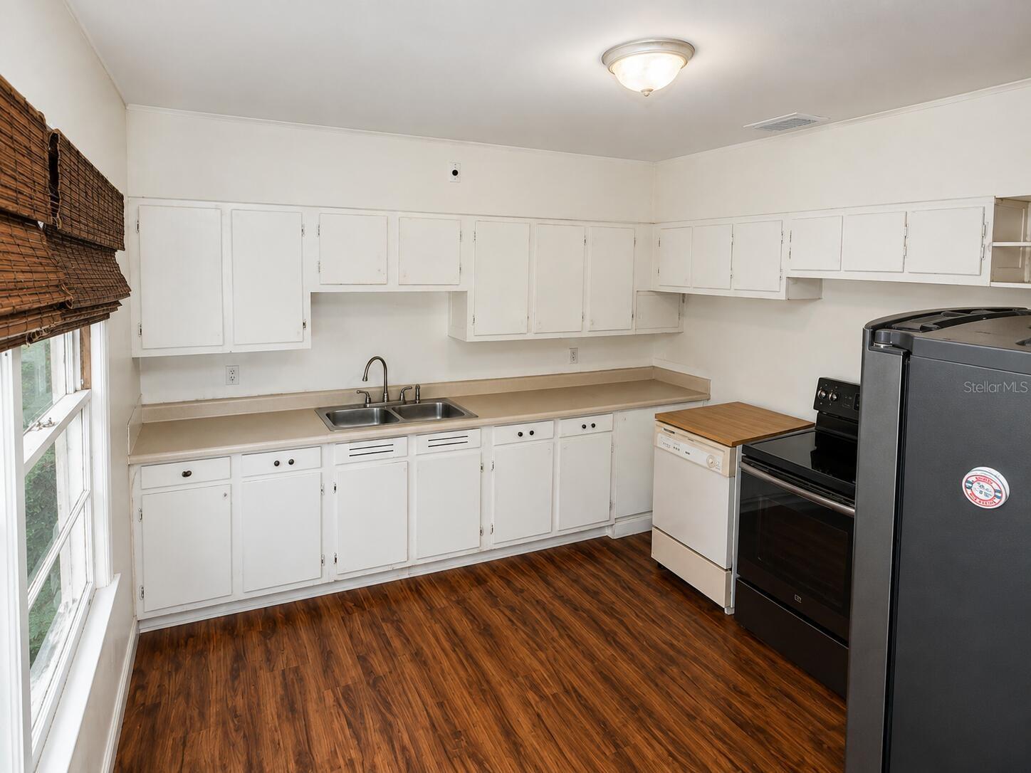 1370 ADMIRAL WOODSON LN — photo 3