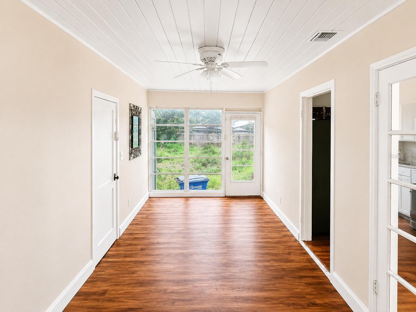 1370 ADMIRAL WOODSON LN — photo 2