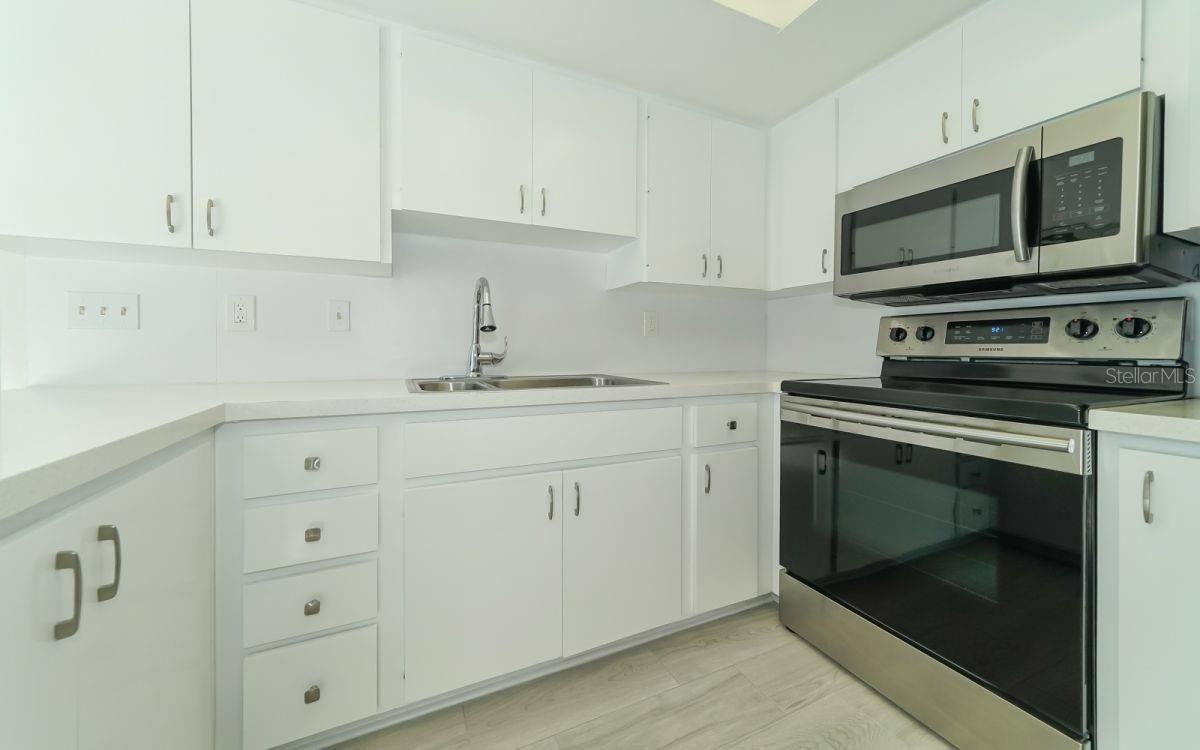 2139 COUVER DR #2139 — photo 8