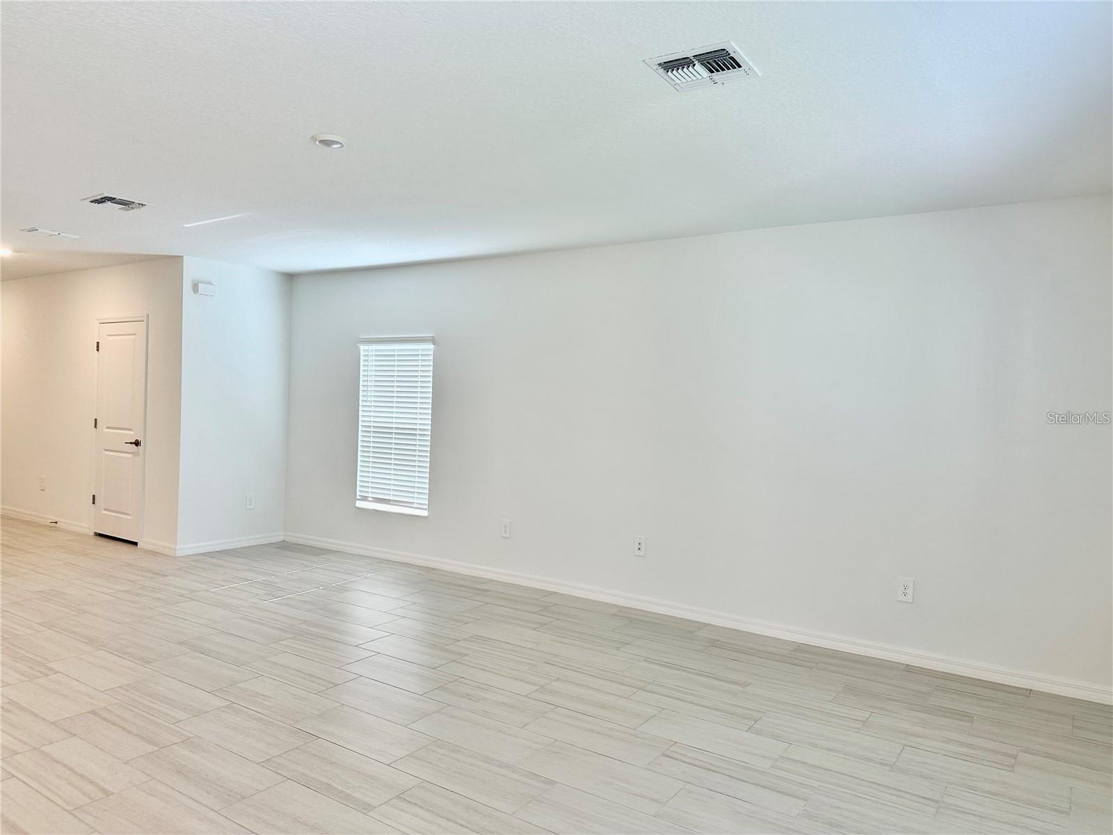 17606 HAPPYTRAILS ST — photo 3