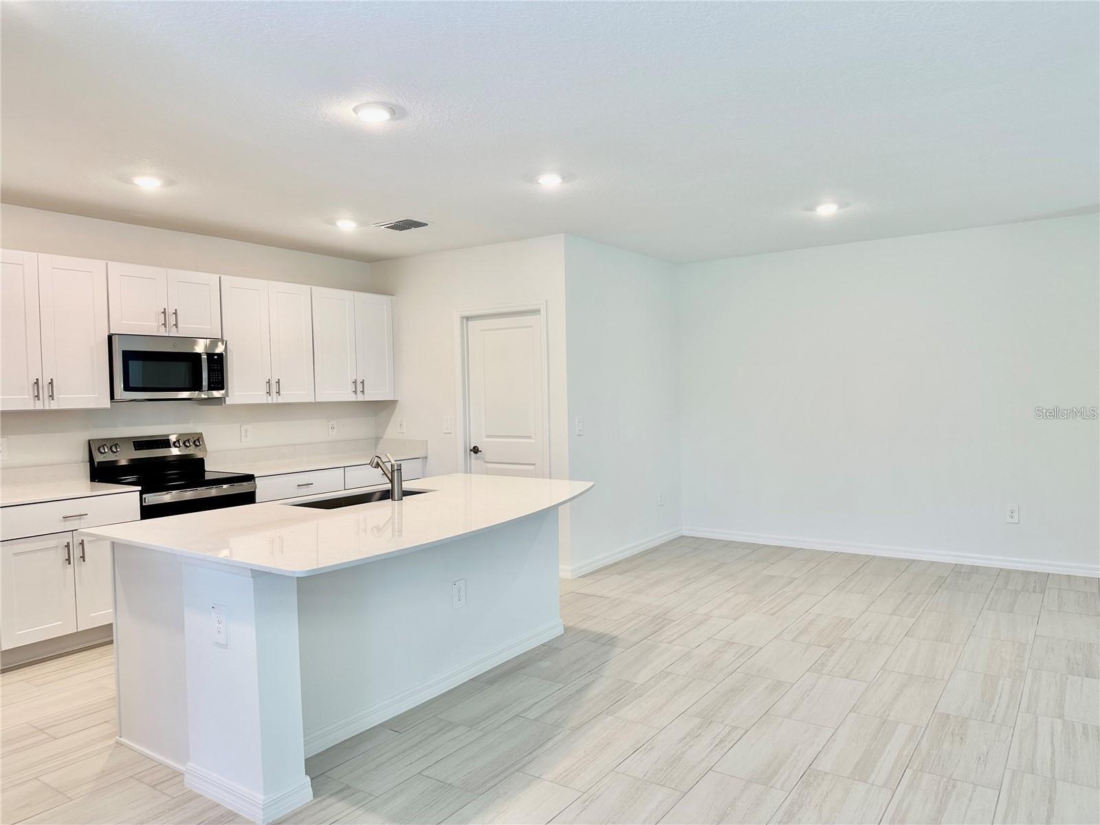 17606 HAPPYTRAILS ST — photo 13
