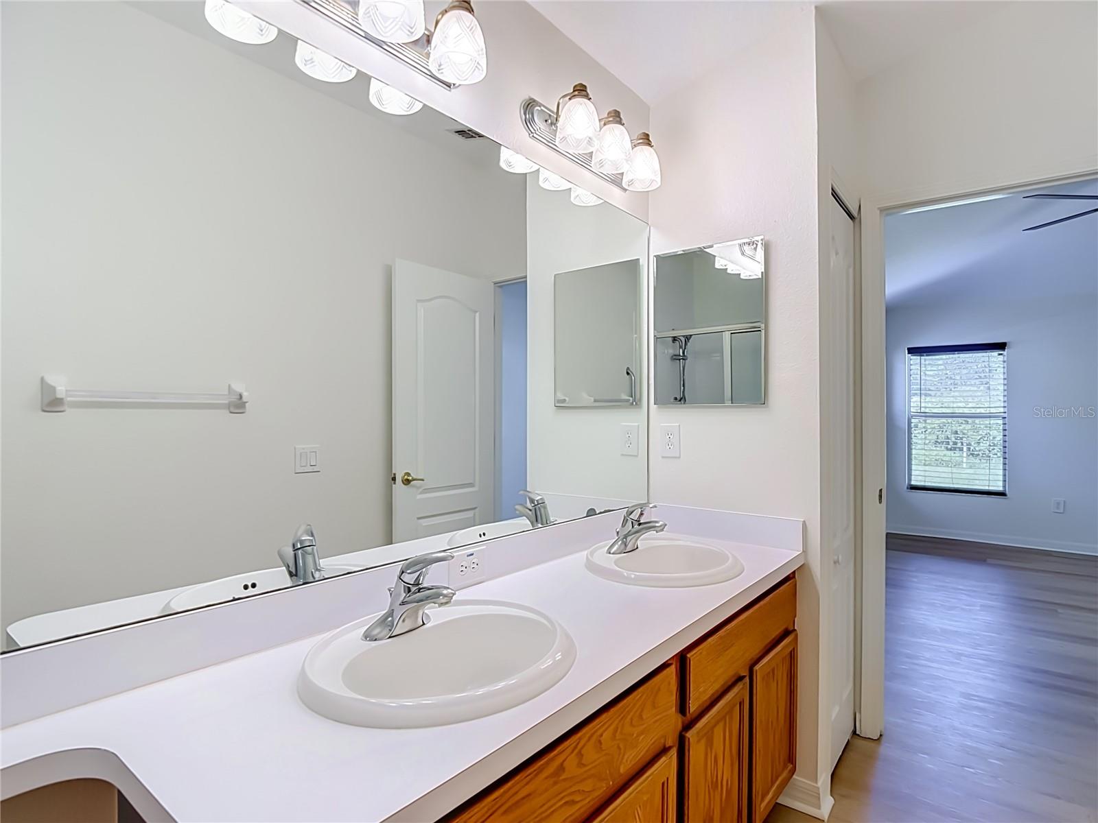 7441 TOWER BRIDGE DR — photo 35