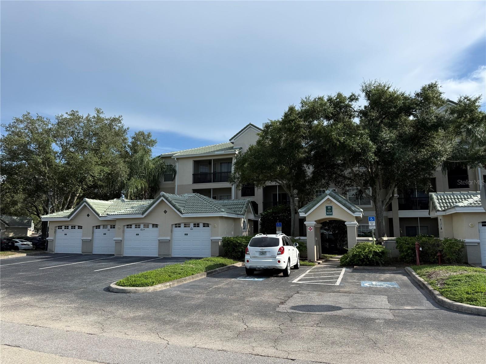 5152 NORTHRIDGE RD #202 — photo 3