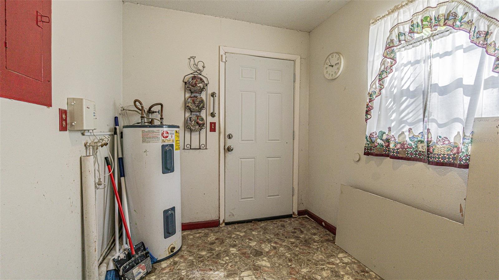 3902 AUTUMN PALM DR — photo 26
