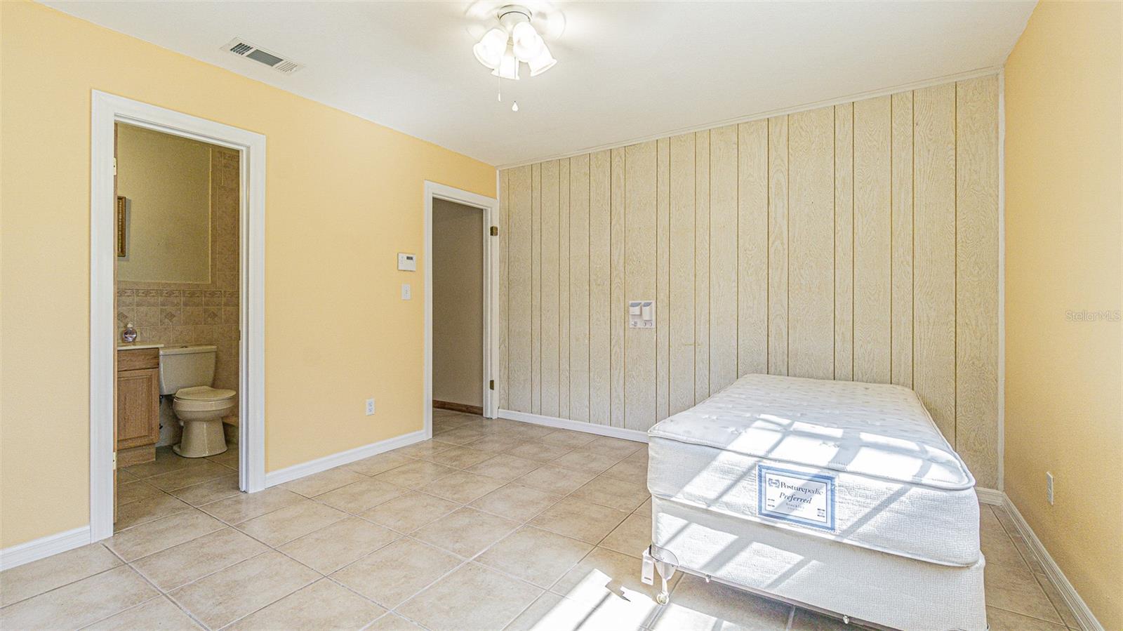 3902 AUTUMN PALM DR — photo 33