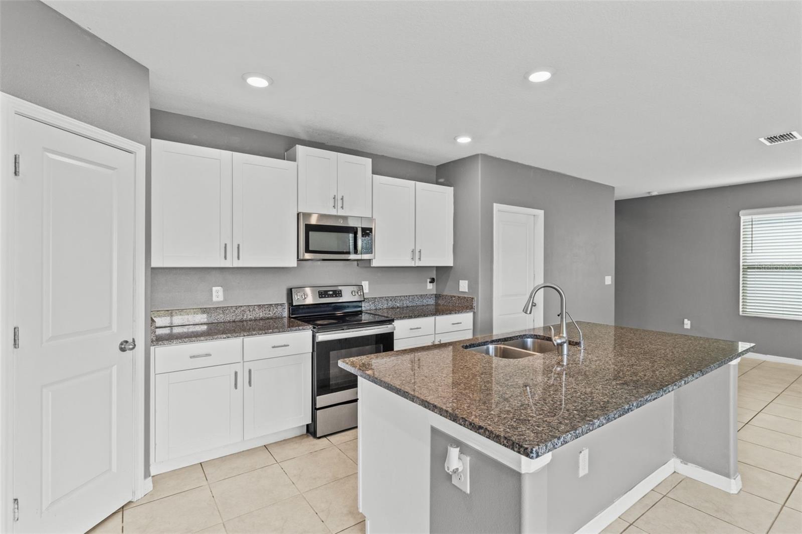 16671 KINGMAN REEF ST — photo 13