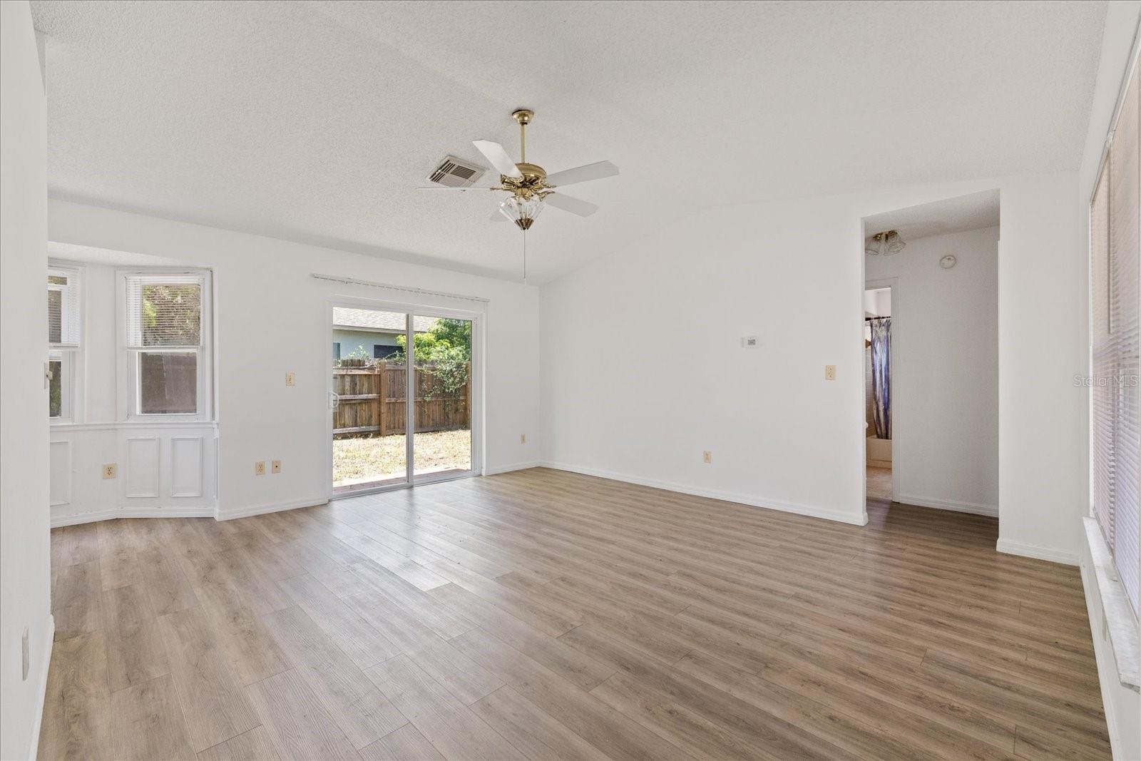 5102 MEADOWLARK LN — photo 4