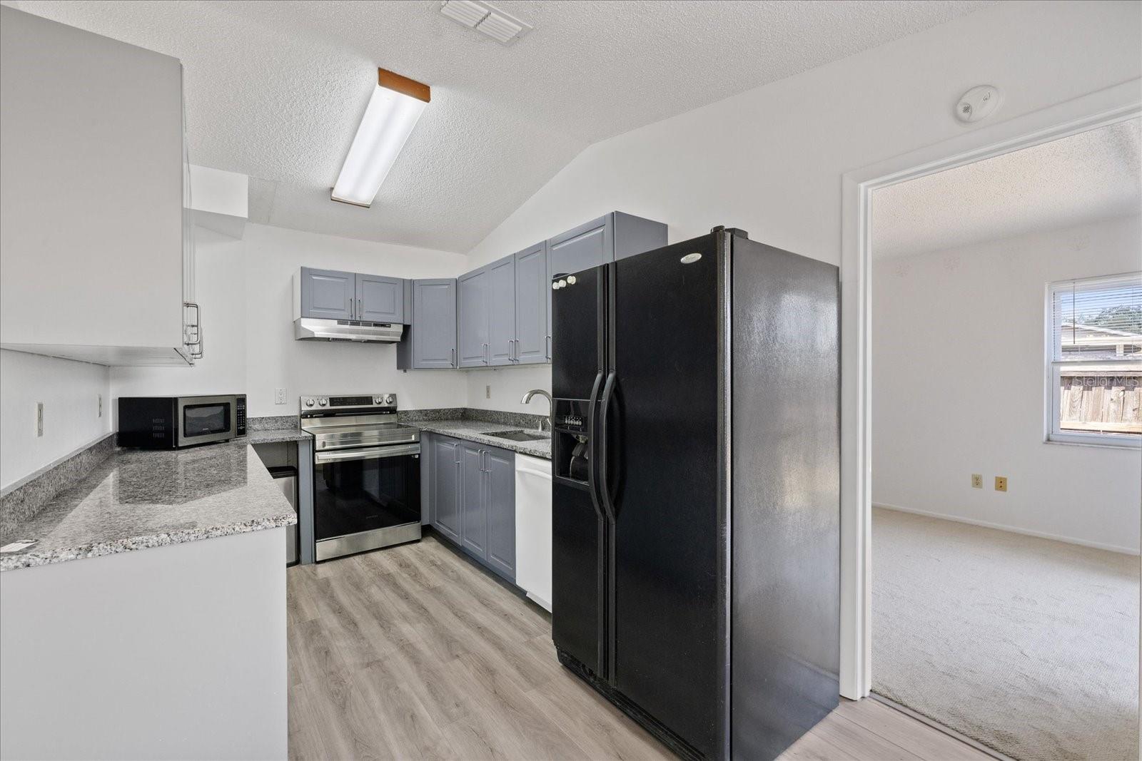 5102 MEADOWLARK LN — photo 13