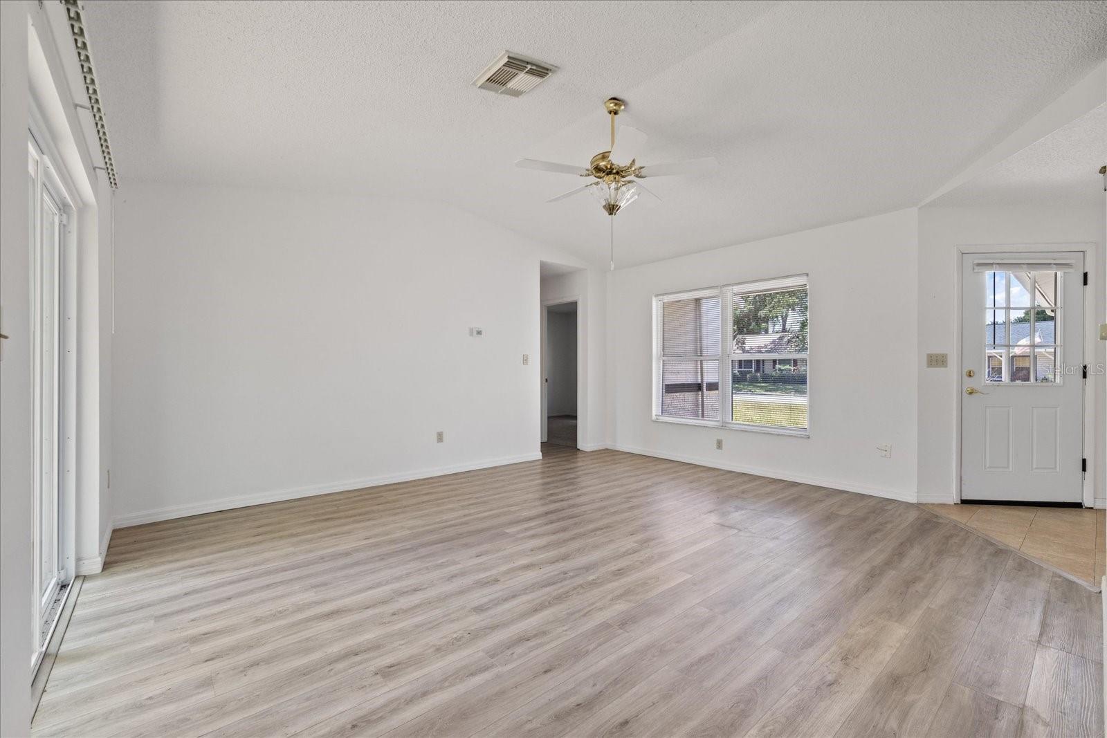 5102 MEADOWLARK LN — photo 9