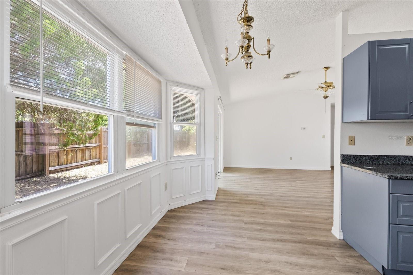 5102 MEADOWLARK LN — photo 10