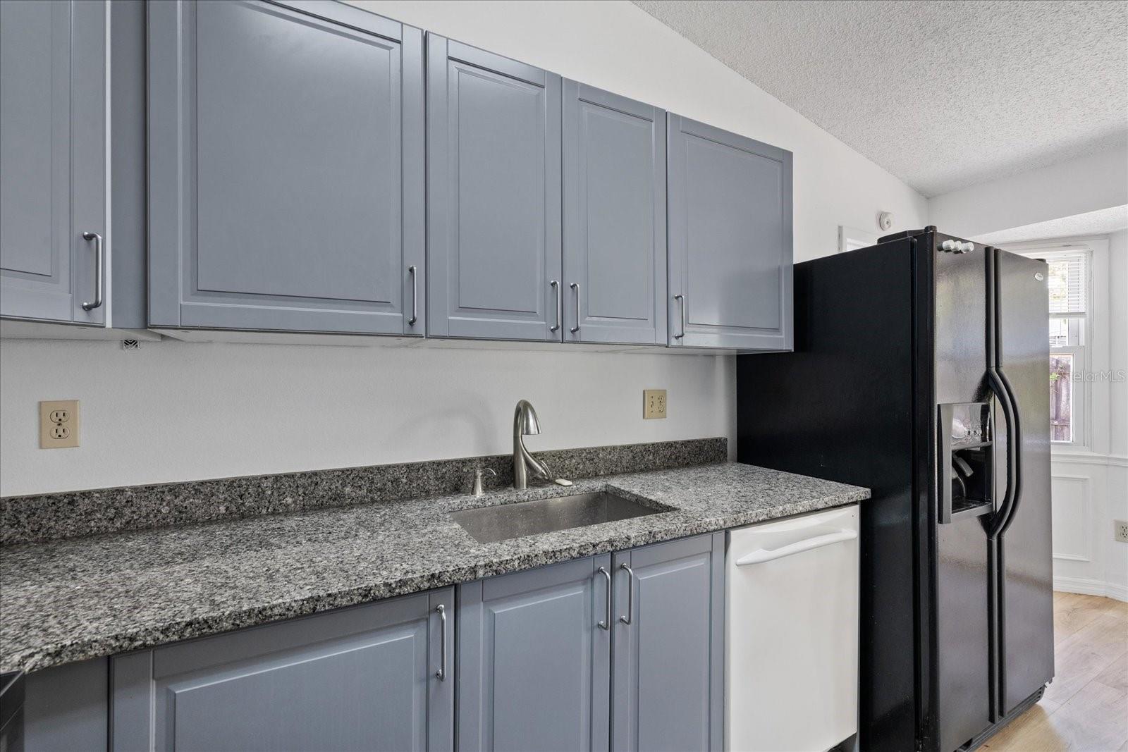 5102 MEADOWLARK LN — photo 12