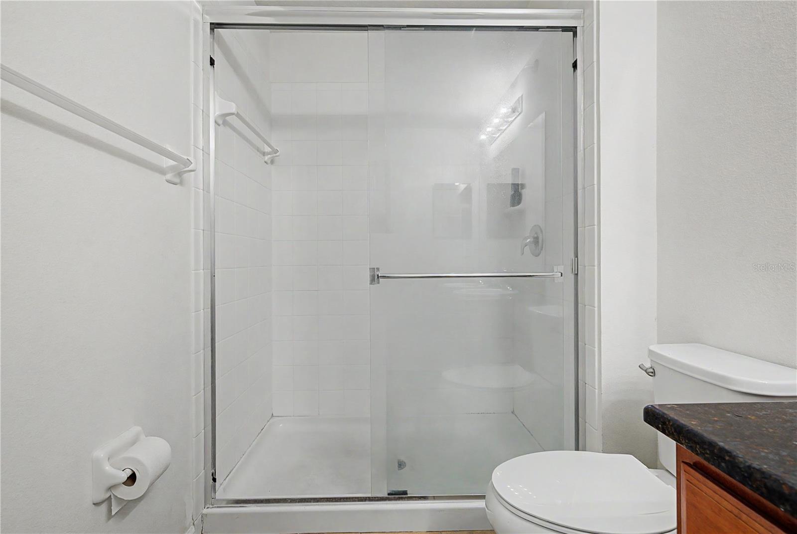 6914 HOLLY HEATH DR — photo 20