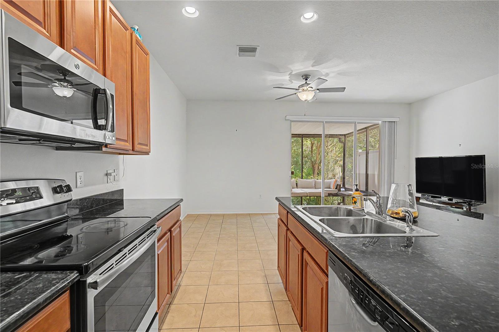6914 HOLLY HEATH DR — photo 11