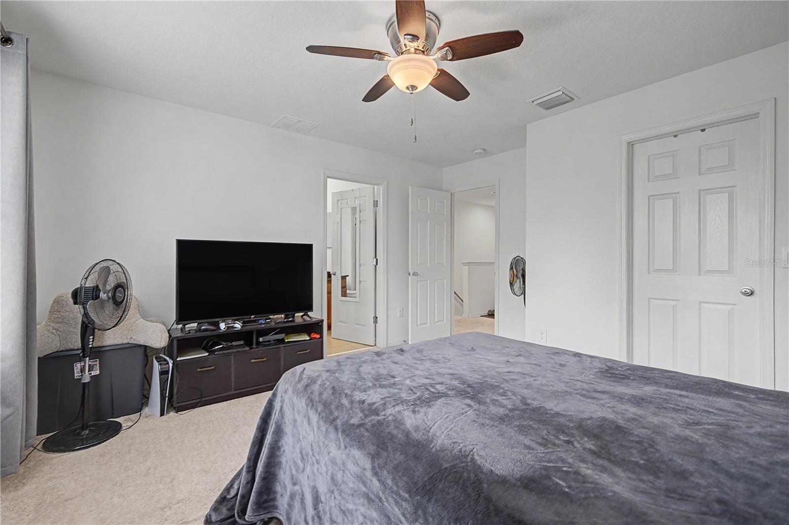 6914 HOLLY HEATH DR — photo 18