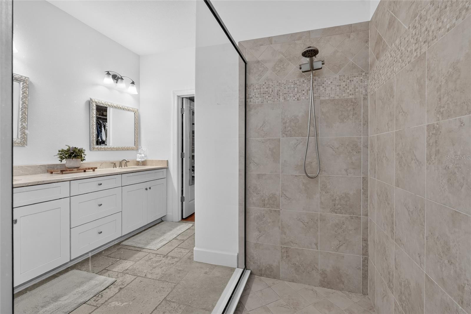 13223 PALERMO DR — photo 33
