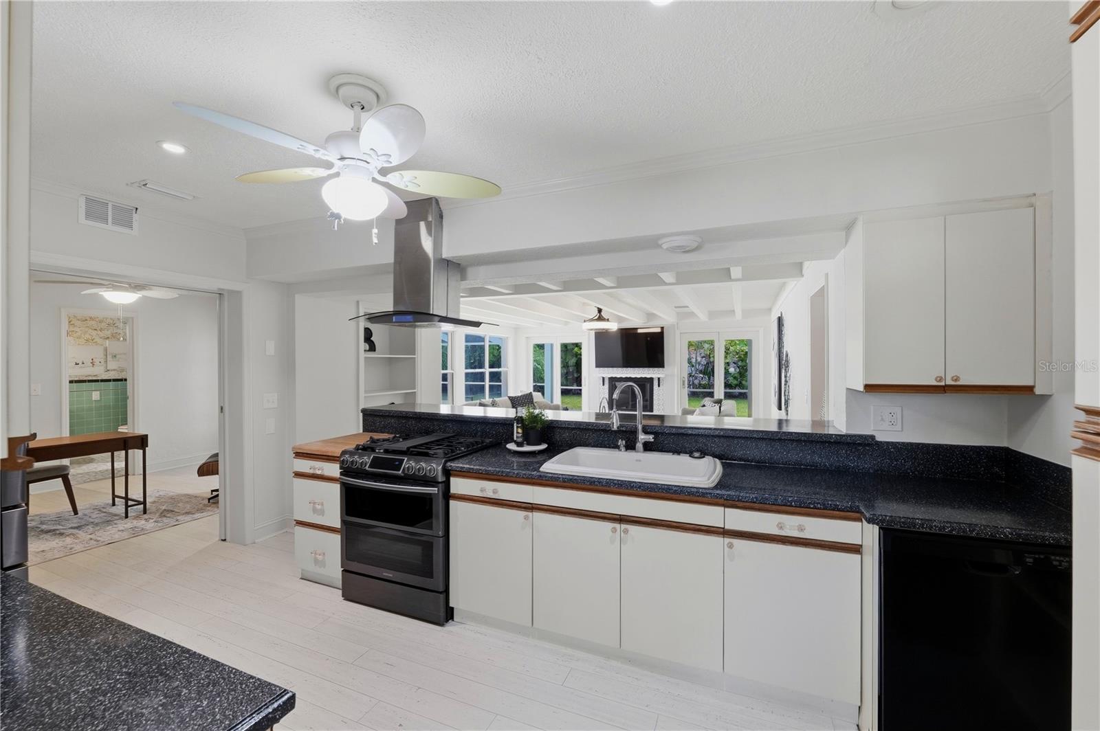 1361 PINELLAS RD — photo 23