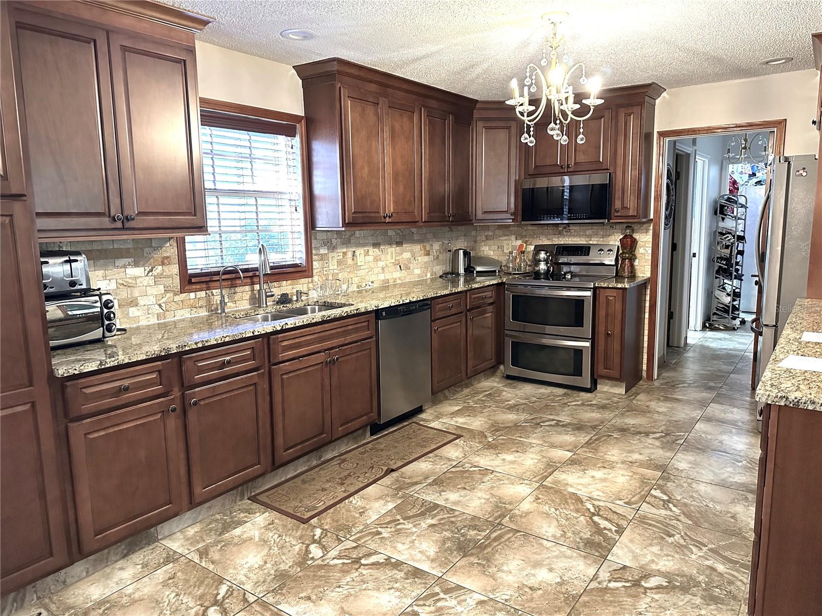 8834 WHISPERING OAKS TRL — photo 6