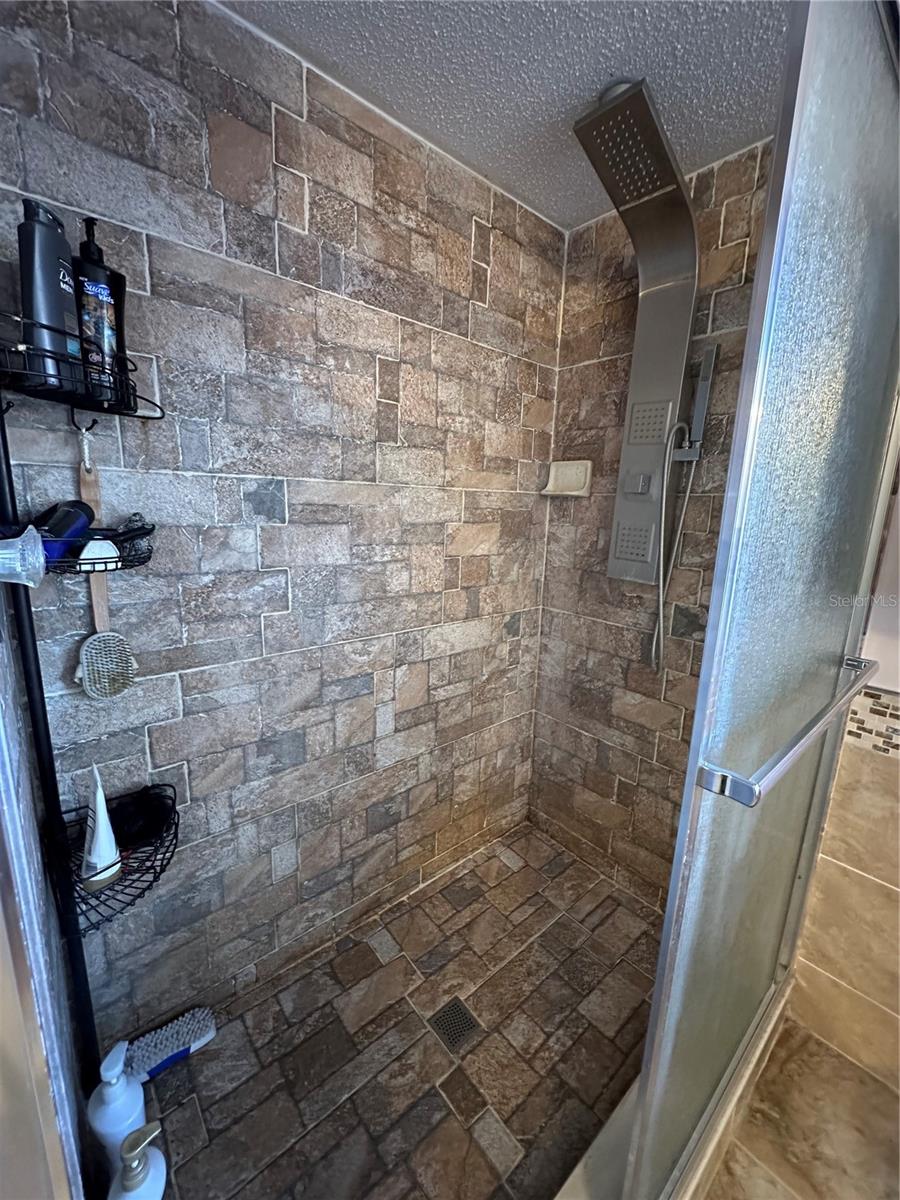 8834 WHISPERING OAKS TRL — photo 26