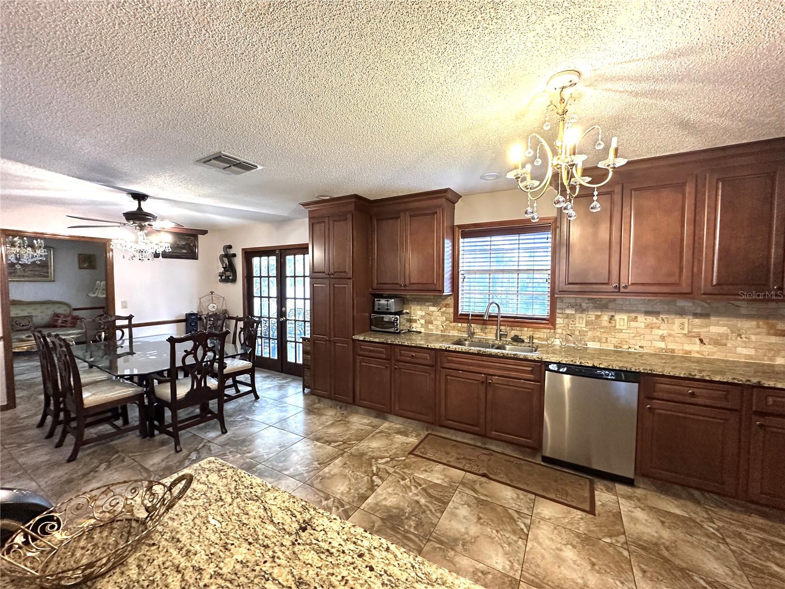 8834 WHISPERING OAKS TRL — photo 9
