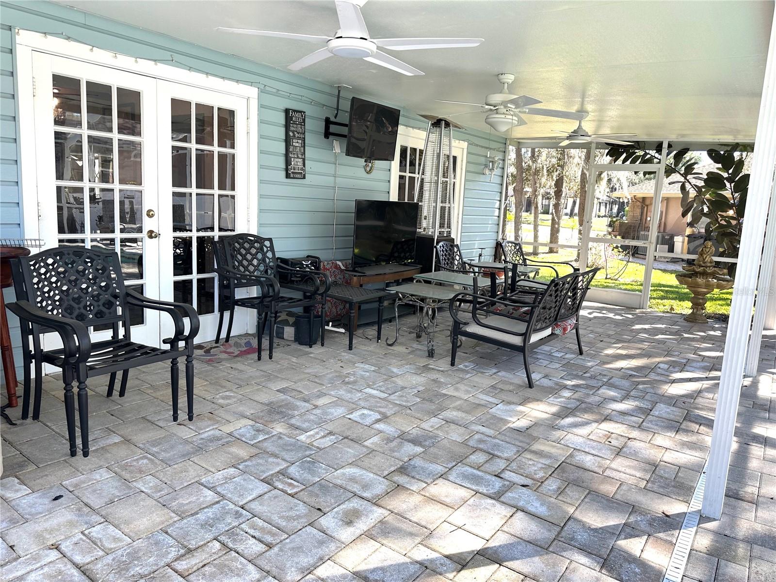 8834 WHISPERING OAKS TRL — photo 35