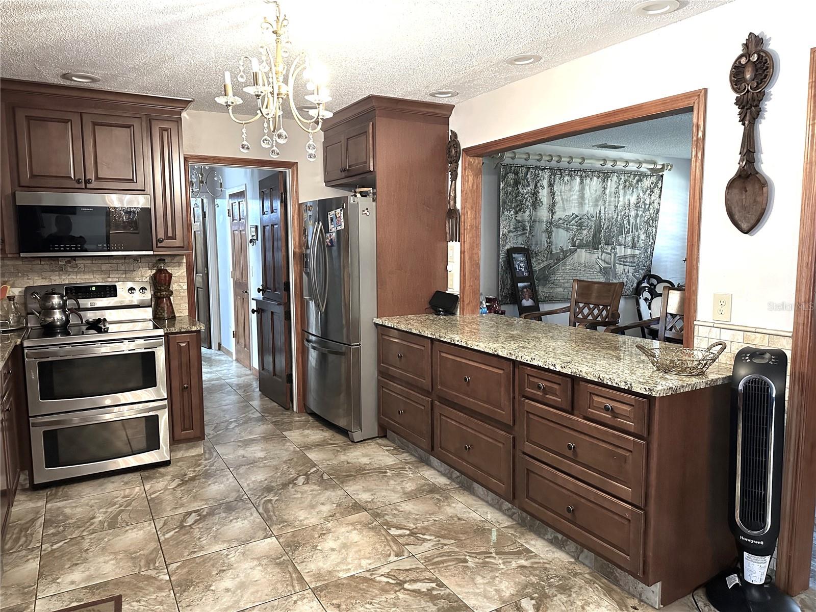 8834 WHISPERING OAKS TRL — photo 7