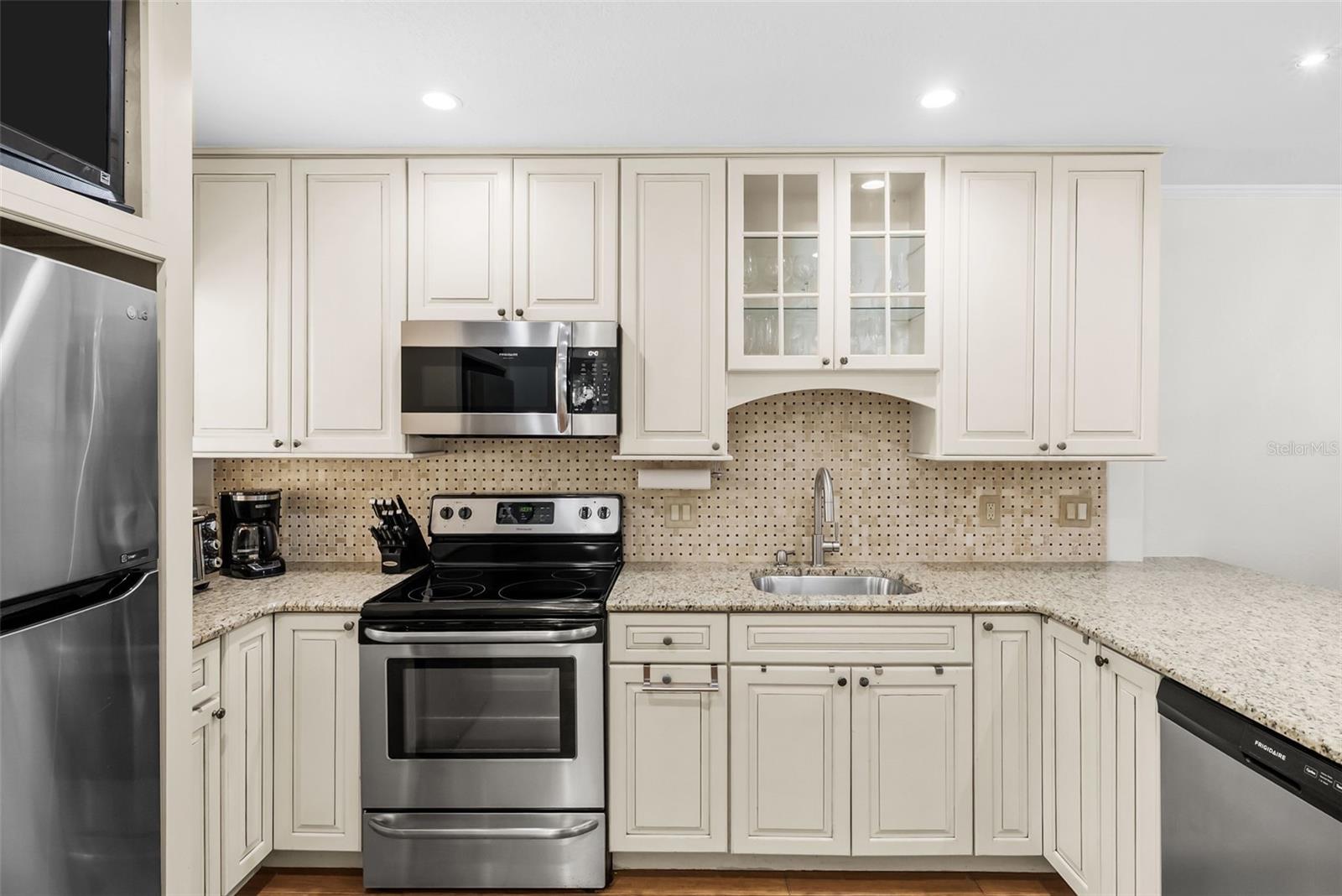 3810 OAK DR #N11 — photo 10